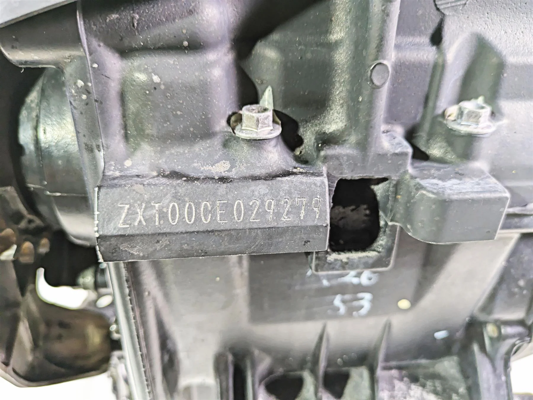 2005 Kawasaki ZX1000 ZX10R Ninja Engine Motor Crankcase - Read 14001-0058 - Image 6