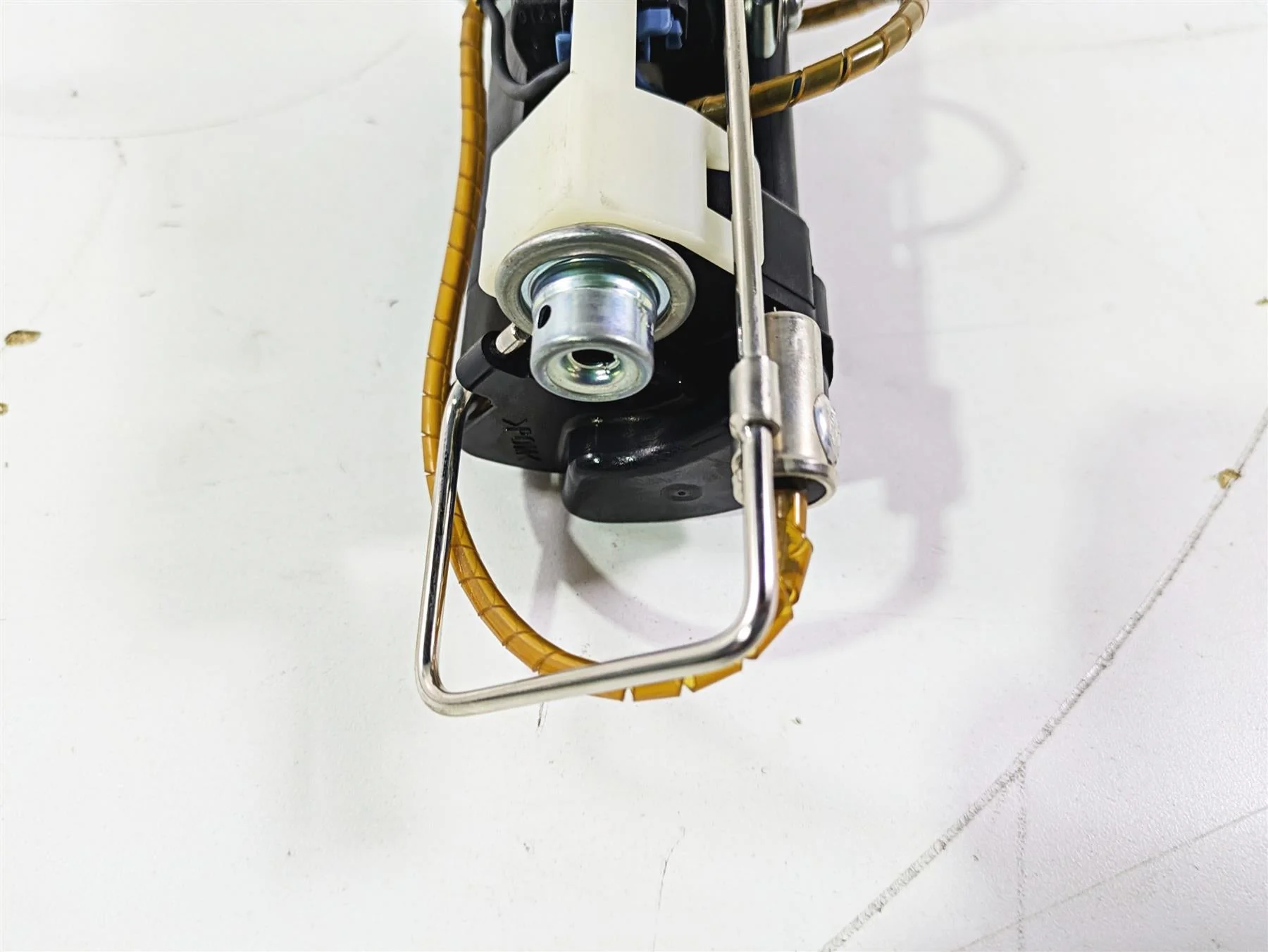 2005 Kawasaki ZX1000 ZX10R Ninja Fuel Gas Petrol Pump 49040-0004 - Image 10