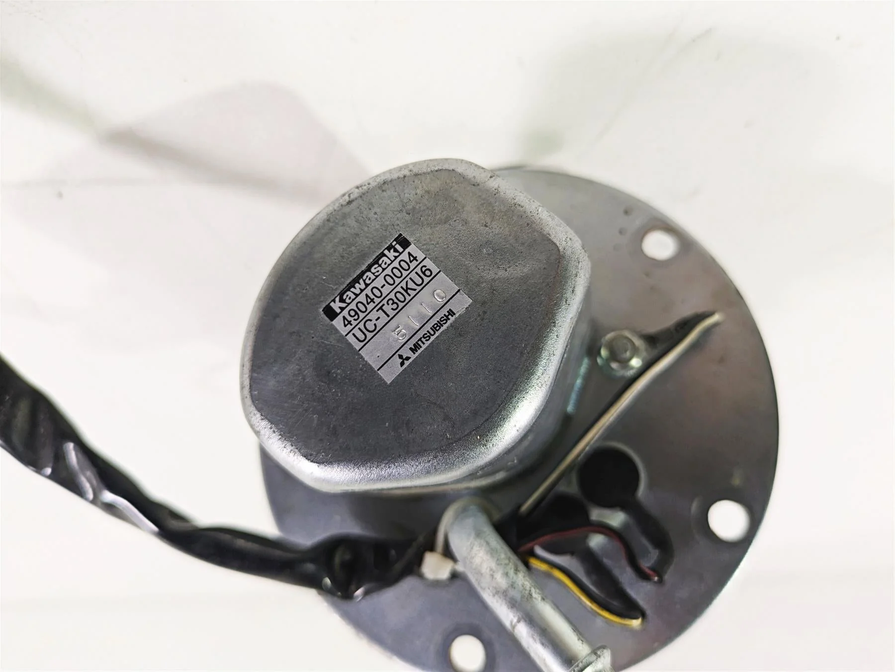 2005 Kawasaki ZX1000 ZX10R Ninja Fuel Gas Petrol Pump 49040-0004 - Image 6
