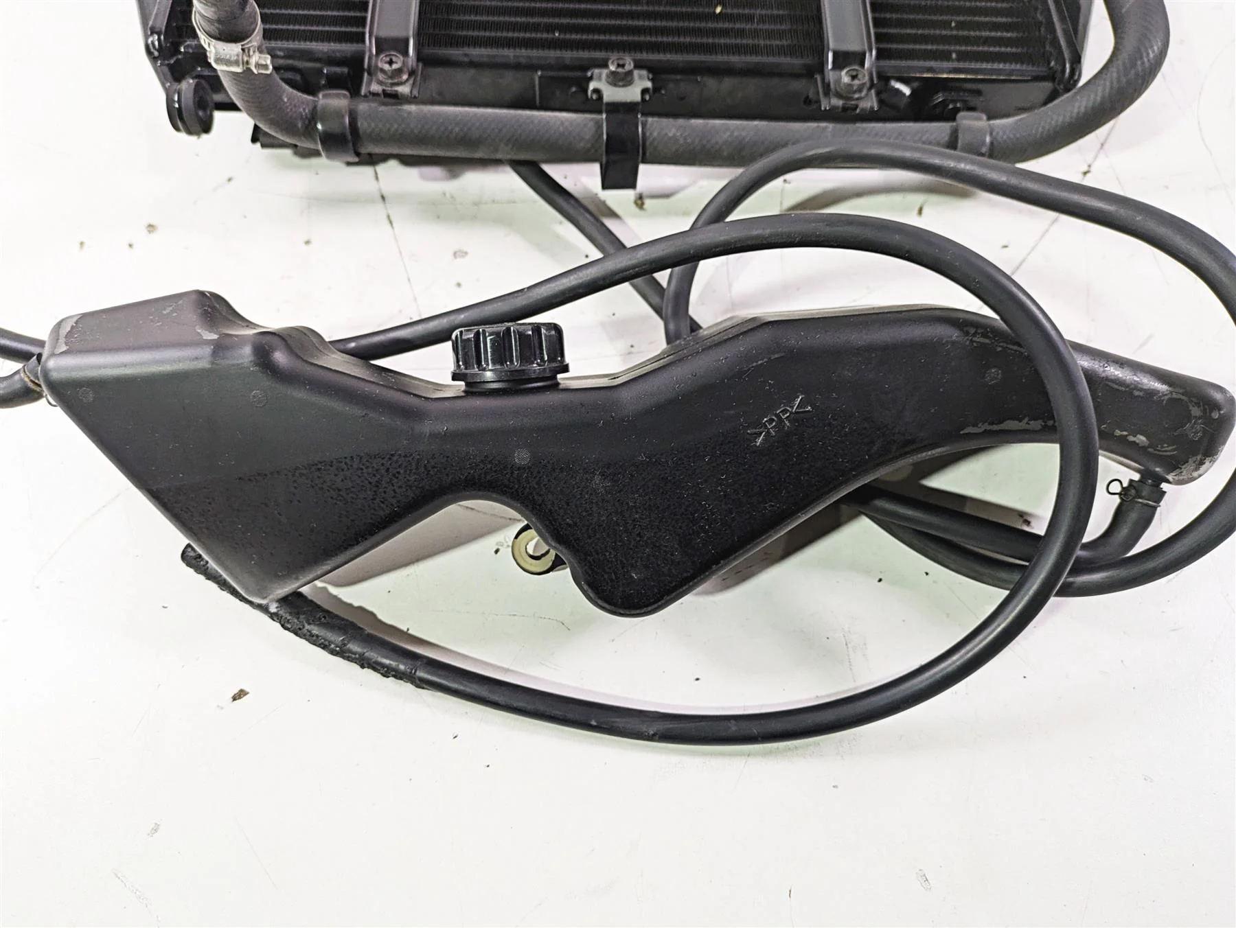 2005 Kawasaki ZX12R Ninja Radiator Fans Reservoir Hoses Set 39061-1304 - Image 3