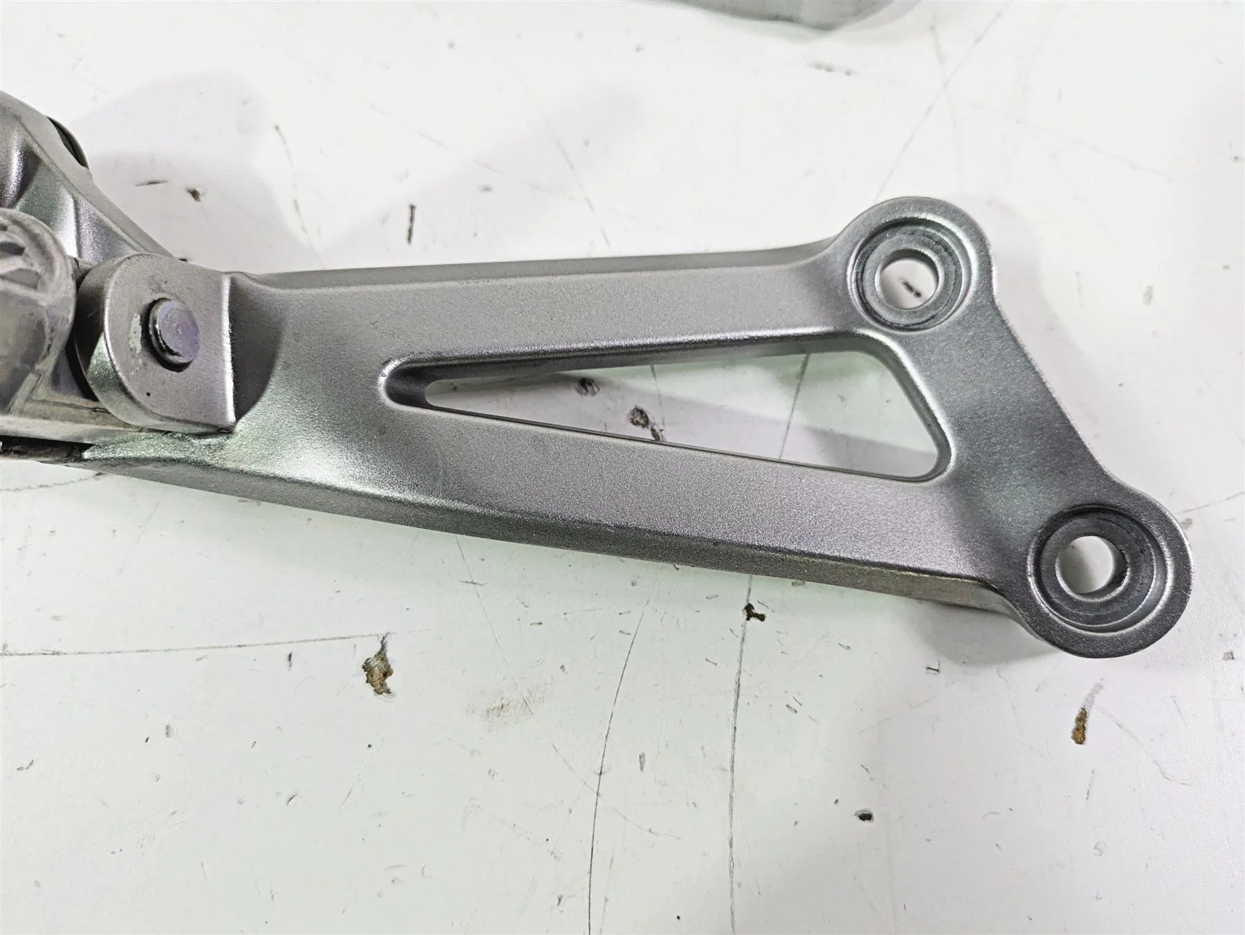2005 Kawasaki ZX12R Ninja Rear Passenger Footpeg Set 35063-0062-458 - Image 6