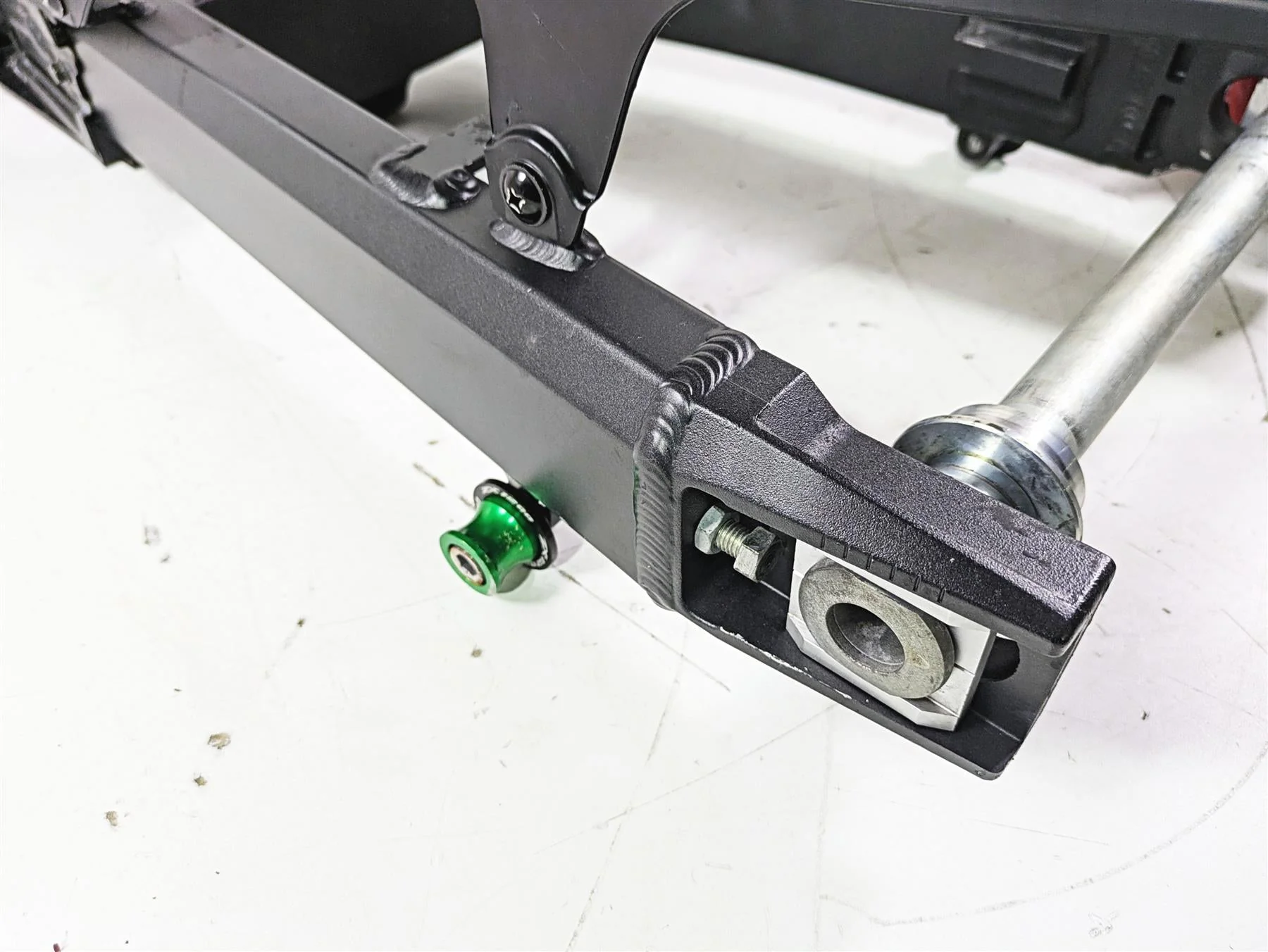 2005 Kawasaki ZX12R Ninja Rear Swingarm & Kyb Shock Set 33001-0053-8F 45014-0025 - Image 8