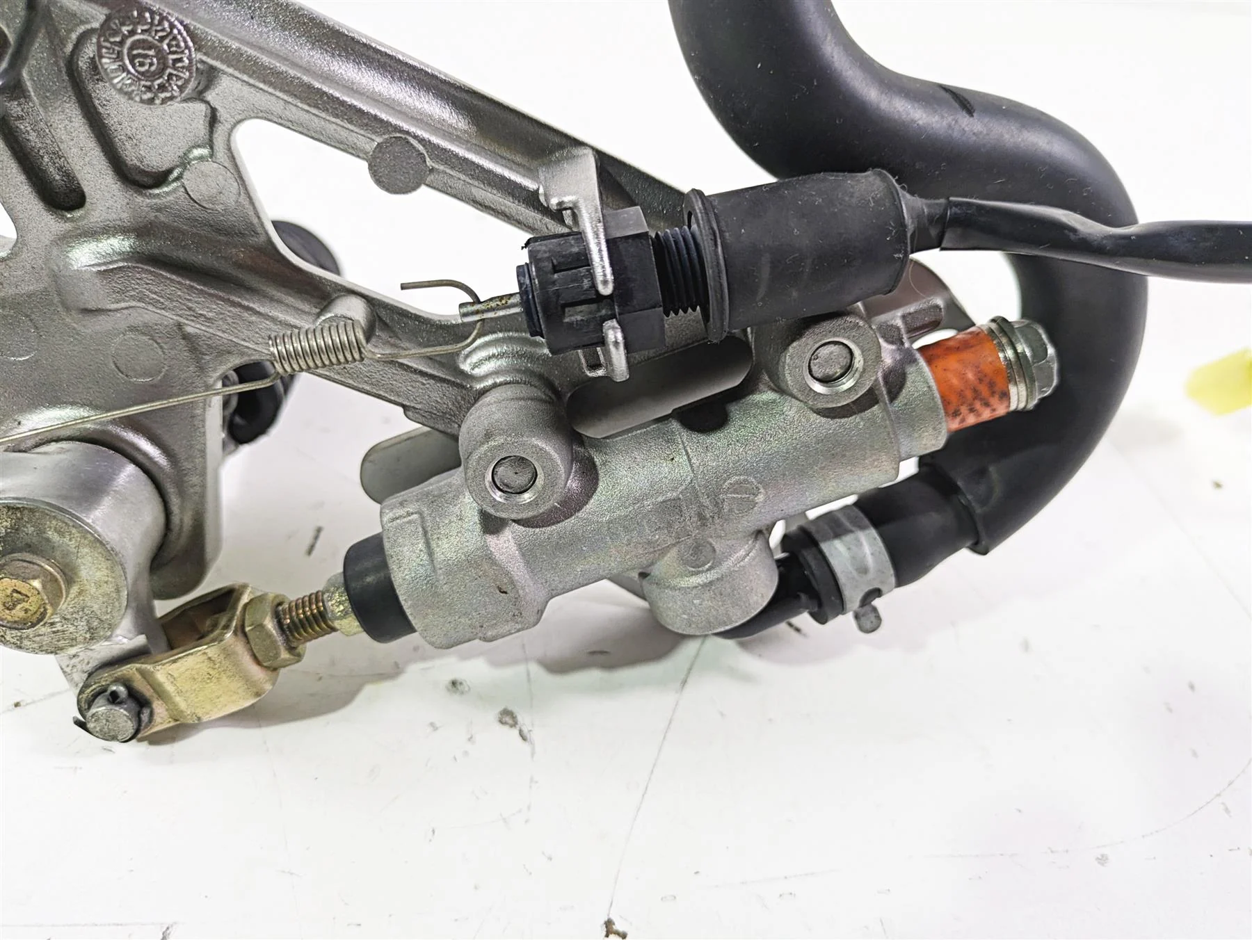 2005 Kawasaki ZX12R Ninja Right Footpeg & Brake Master Cylinder 35063-0069-458 - Image 11