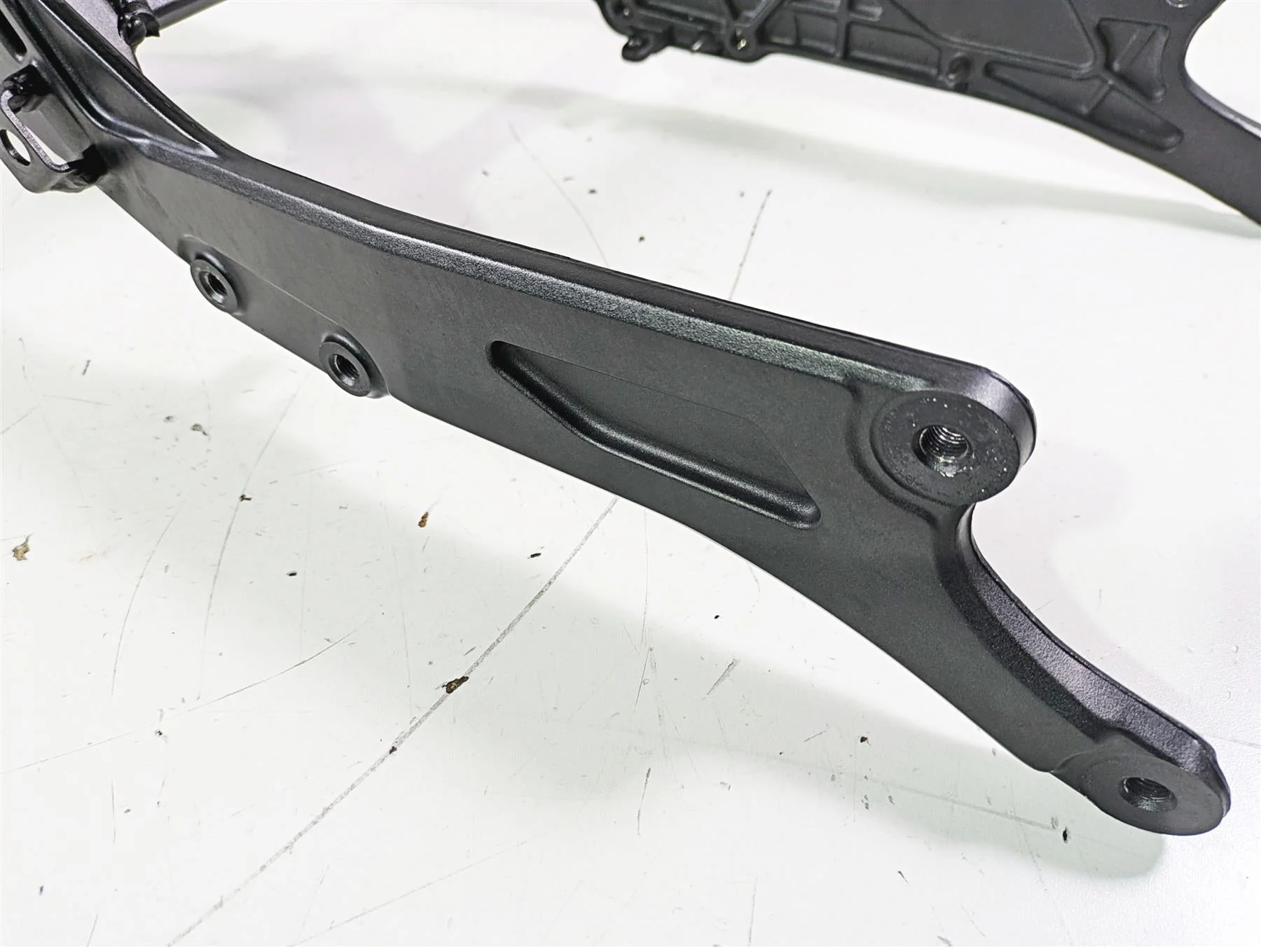 2005 Kawasaki ZX12R Ninja Straight Rear Subframe Sub Frame 32160-1778-8F - Image 10