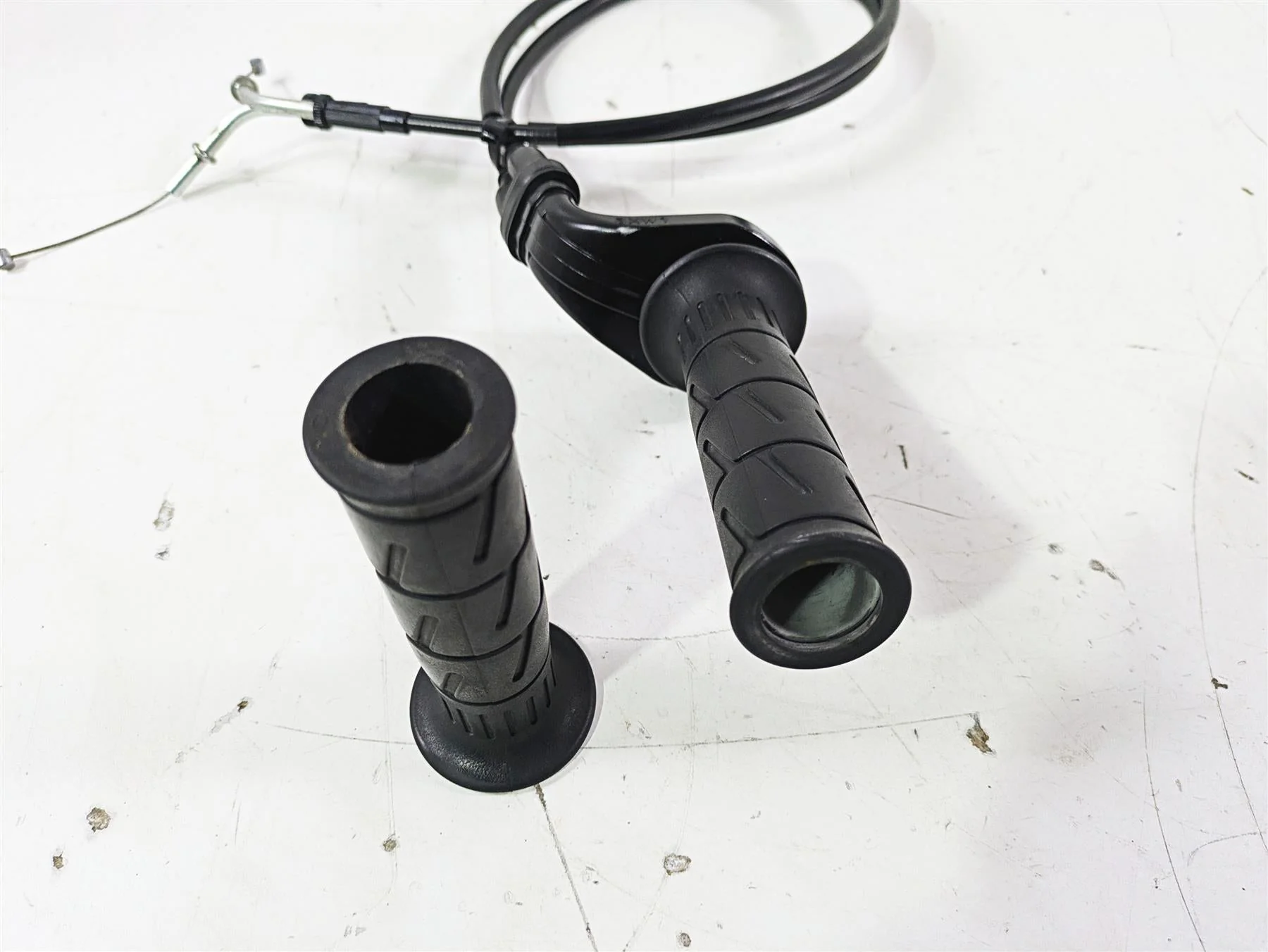 2005 Kawasaki ZX12R Ninja Throttle Grip & Cables Set 32099-1193 - Image 12