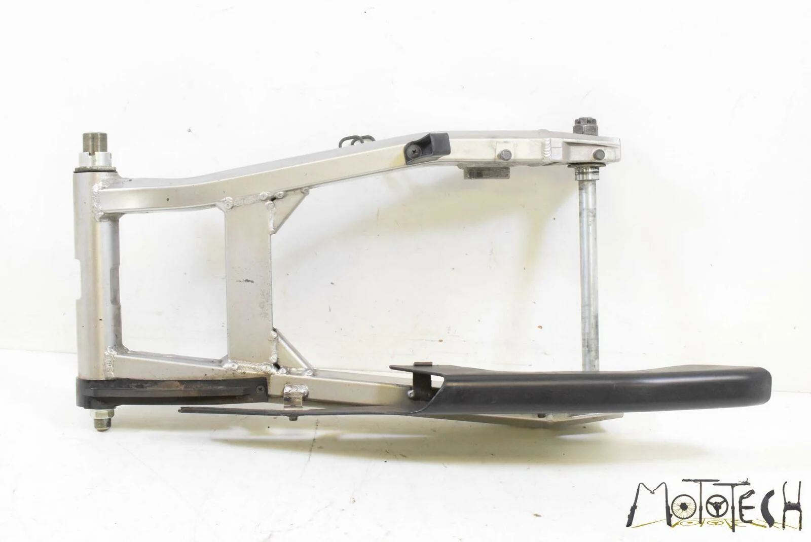 2005 Kawasaki ZZR1200 ZX1200 Rear Swingarm Swing Arm Straight 33001-1624-458 - Image 4