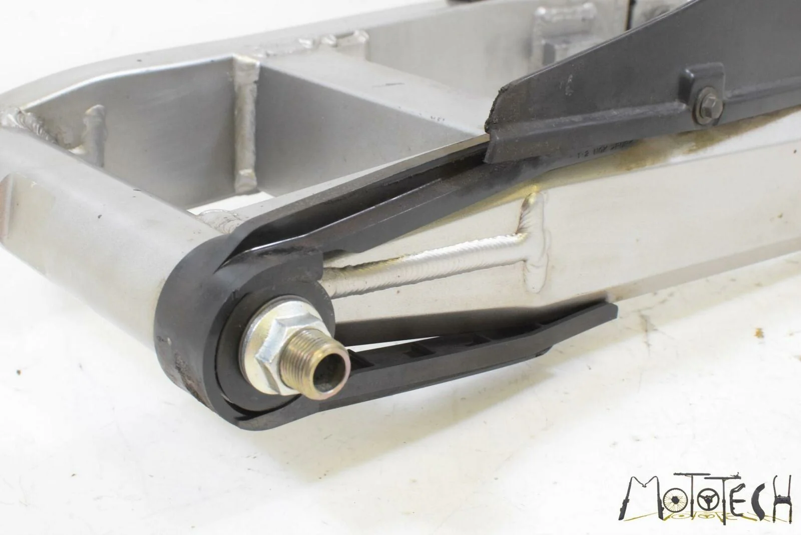 2005 Kawasaki ZZR1200 ZX1200 Rear Swingarm Swing Arm Straight 33001-1624-458 - Image 8
