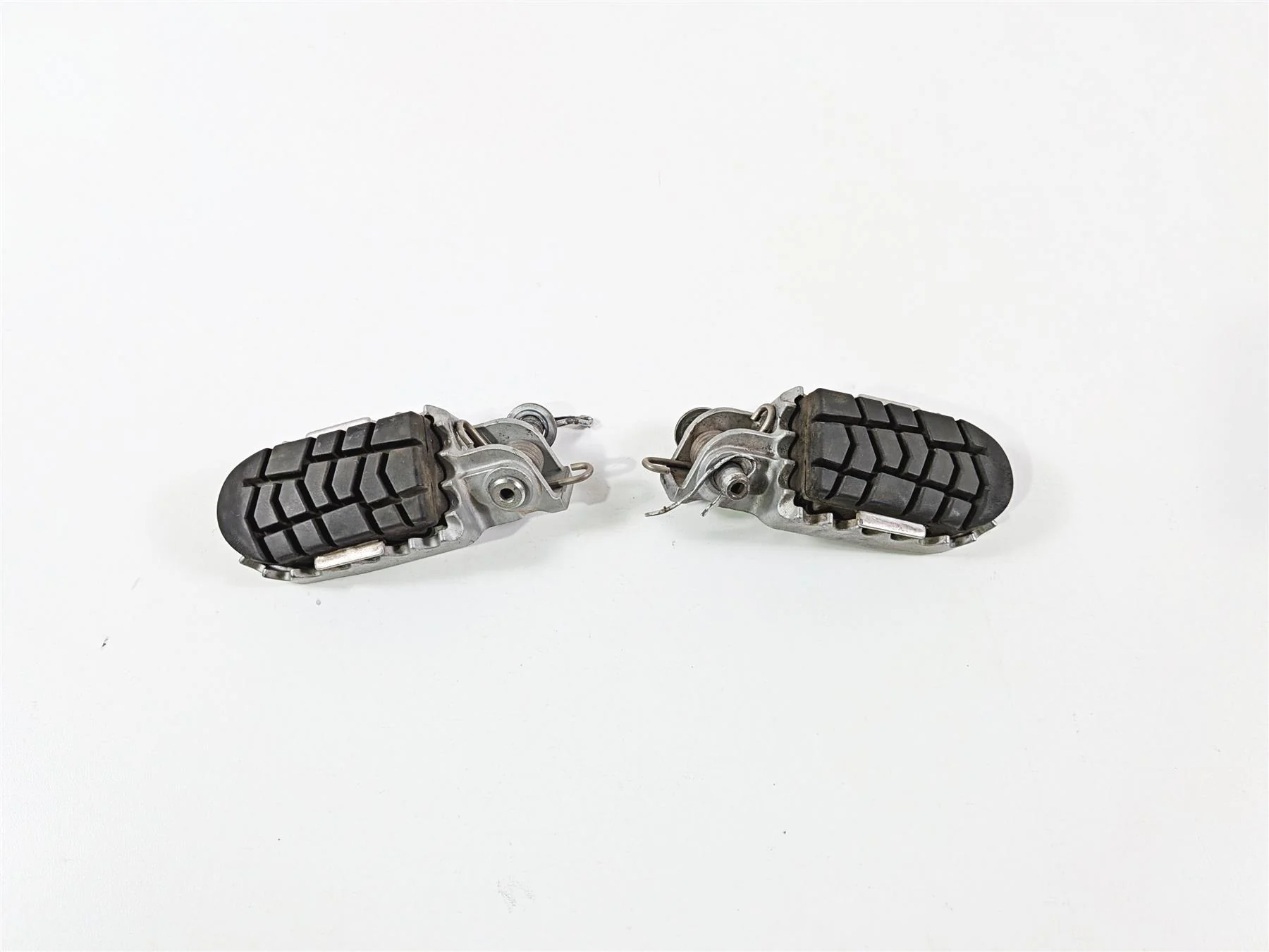 2005 KTM 950 LC8 Adventure Front Rider Foot Peg Rest Set 59003040250 78003041050