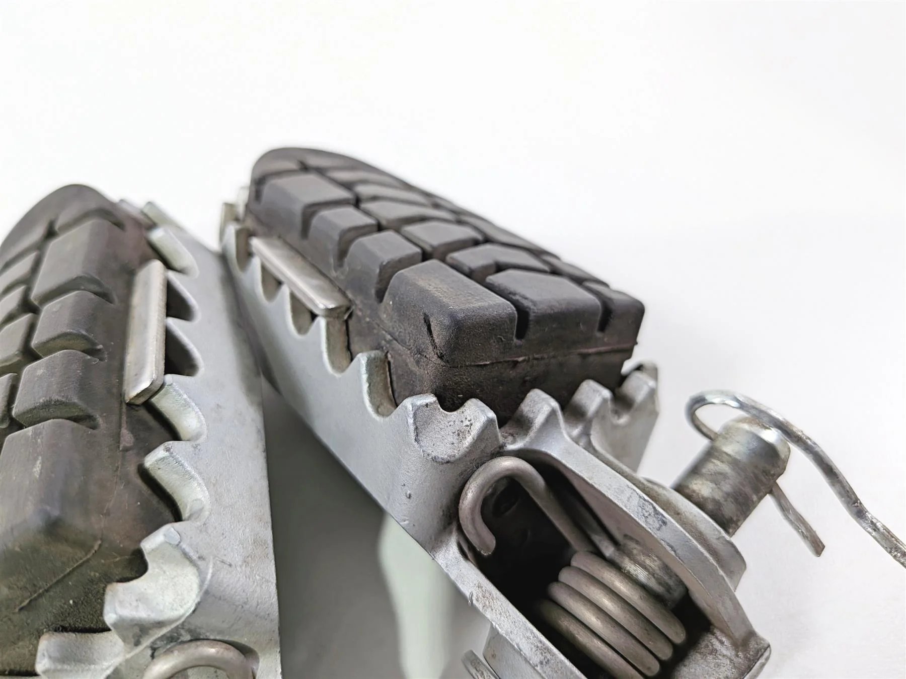 2005 KTM 950 LC8 Adventure Front Rider Foot Peg Rest Set 59003040250 78003041050 - Image 11
