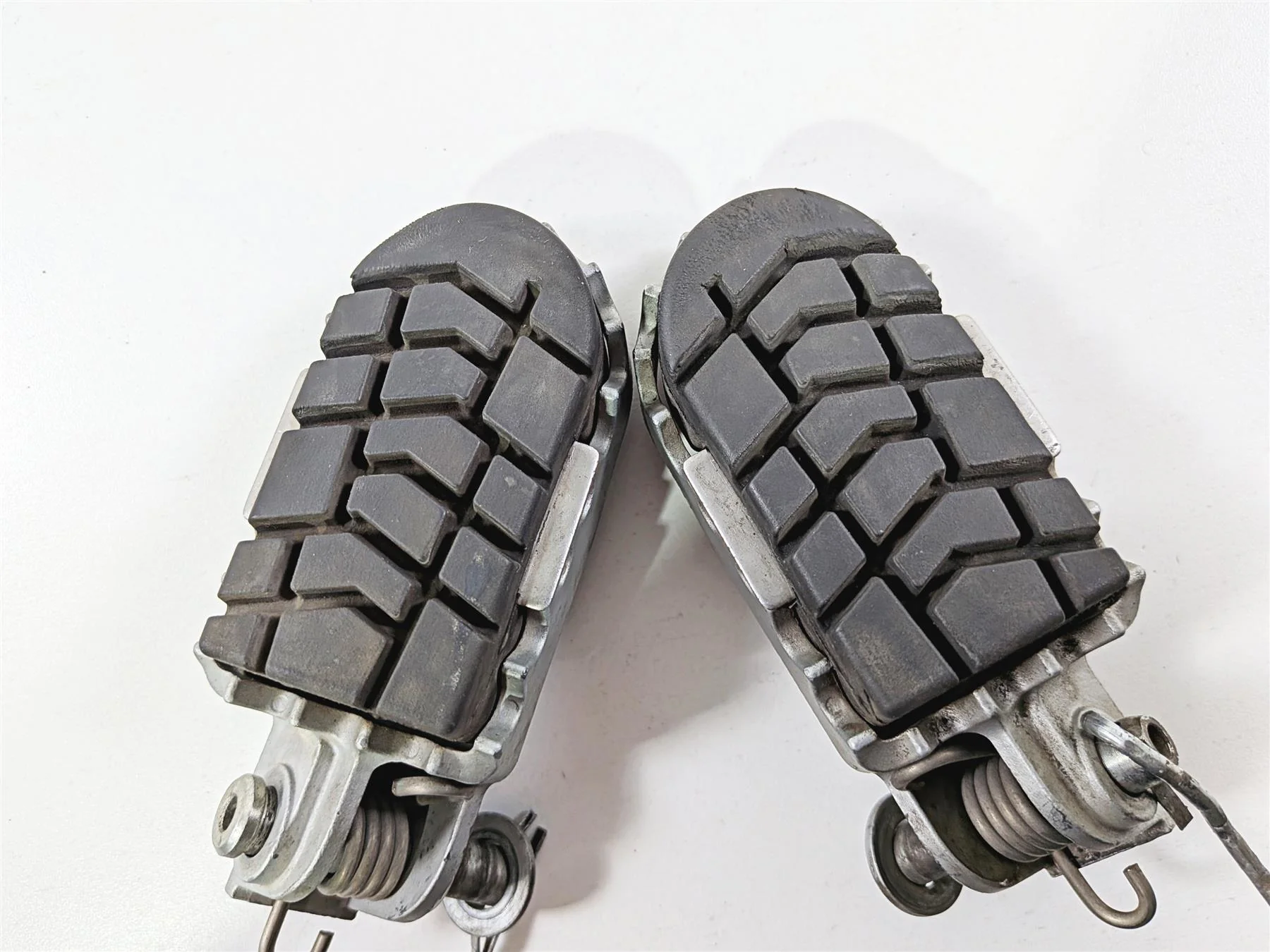 2005 KTM 950 LC8 Adventure Front Rider Foot Peg Rest Set 59003040250 78003041050 - Image 12