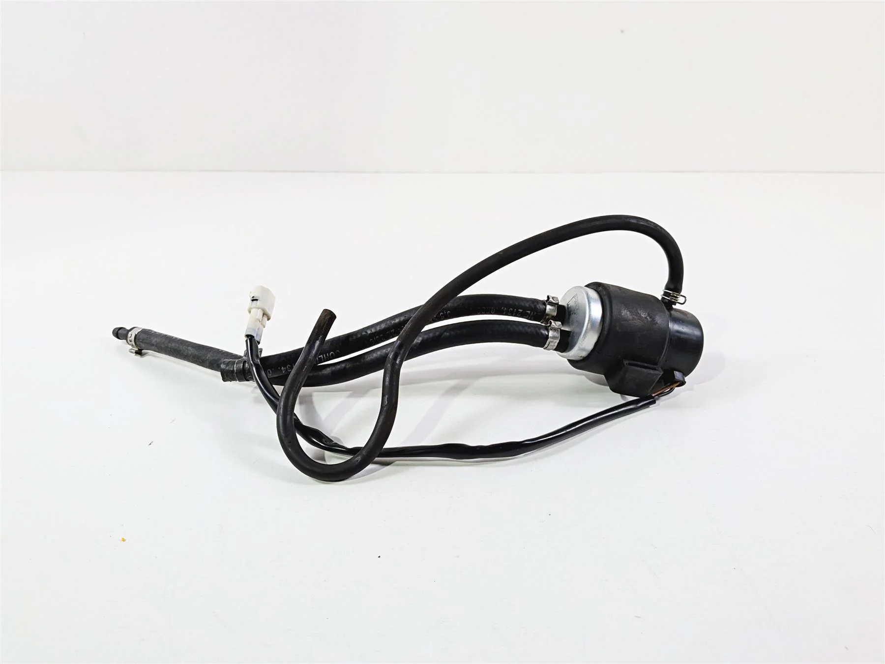2005 KTM 950 LC8 Adventure Fuel Gas Petrol Pump & Lines - Tested 60012088100 - Image 2