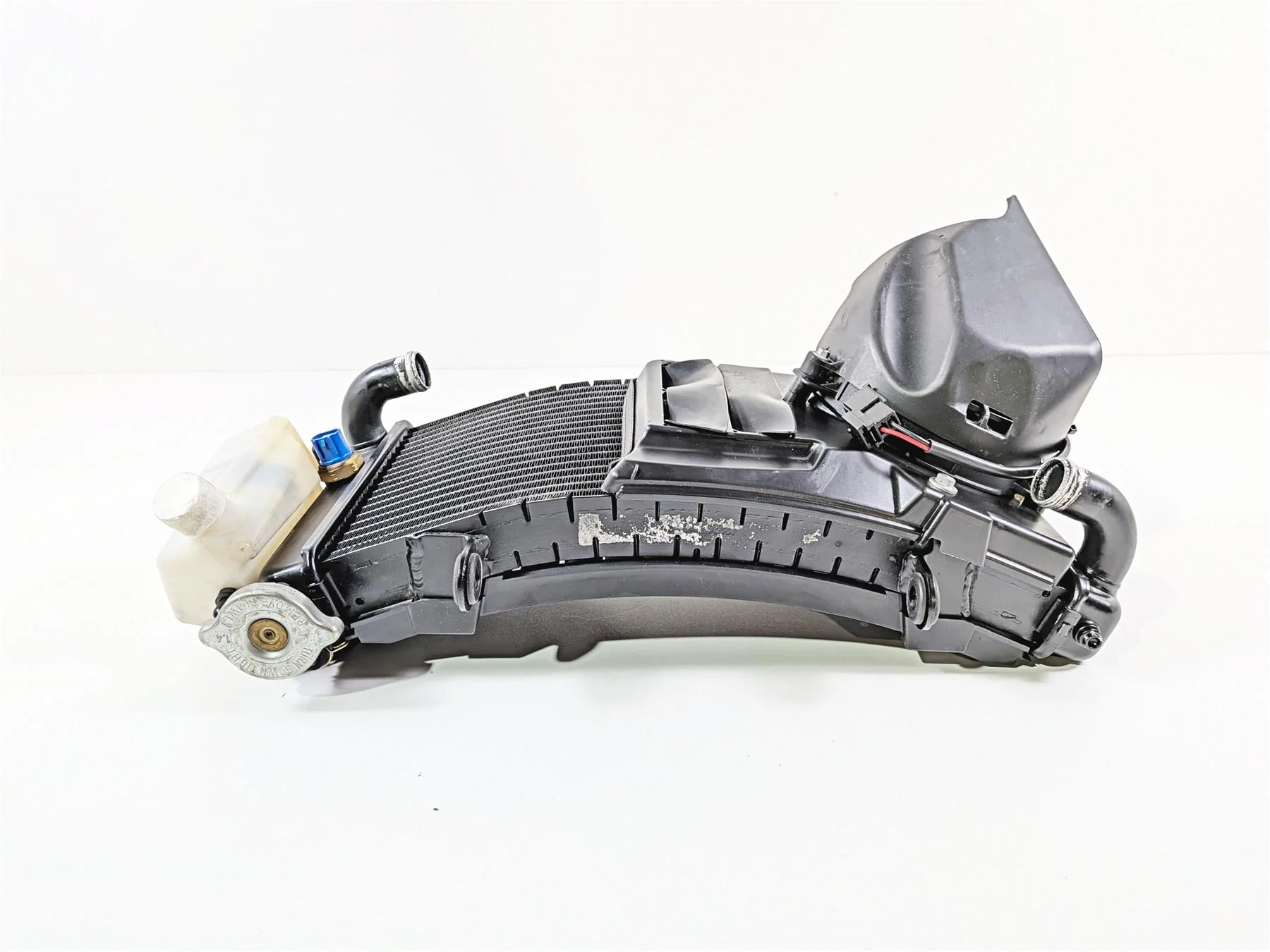2005 KTM 950 LC8 Adventure Radiator Fan Reservoir Set 60035010000 60035010100 - Image 4