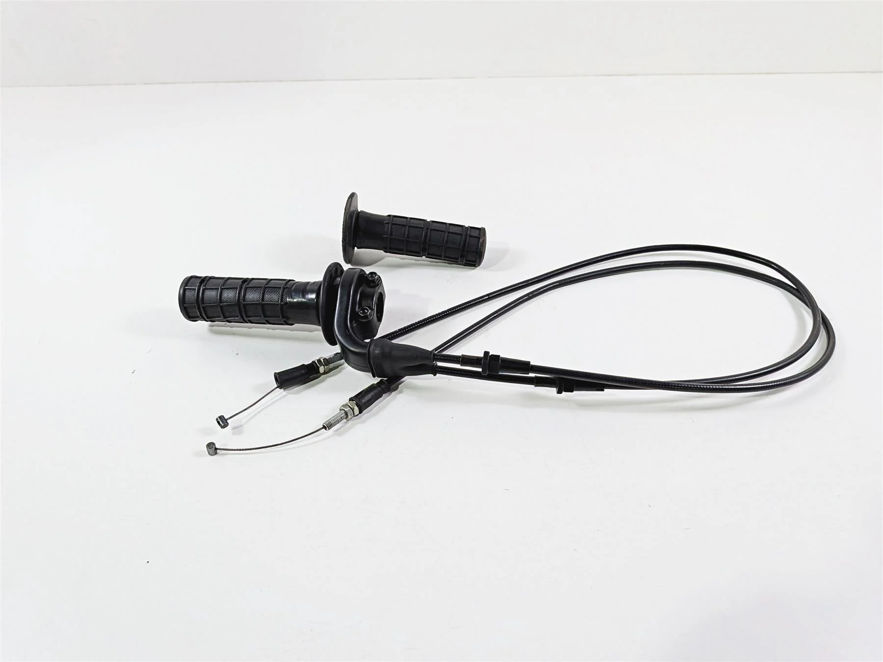 2005 KTM 950 LC8 Adventure Throttle Grip Handle Set 58702010000 - Image 4