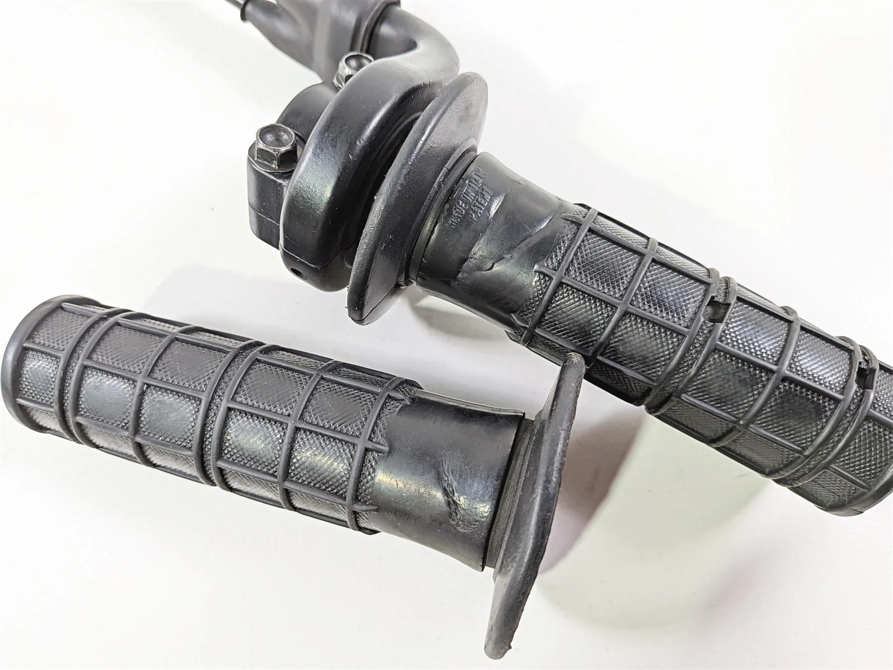 2005 KTM 950 LC8 Adventure Throttle Grip Handle Set 58702010000 - Image 8