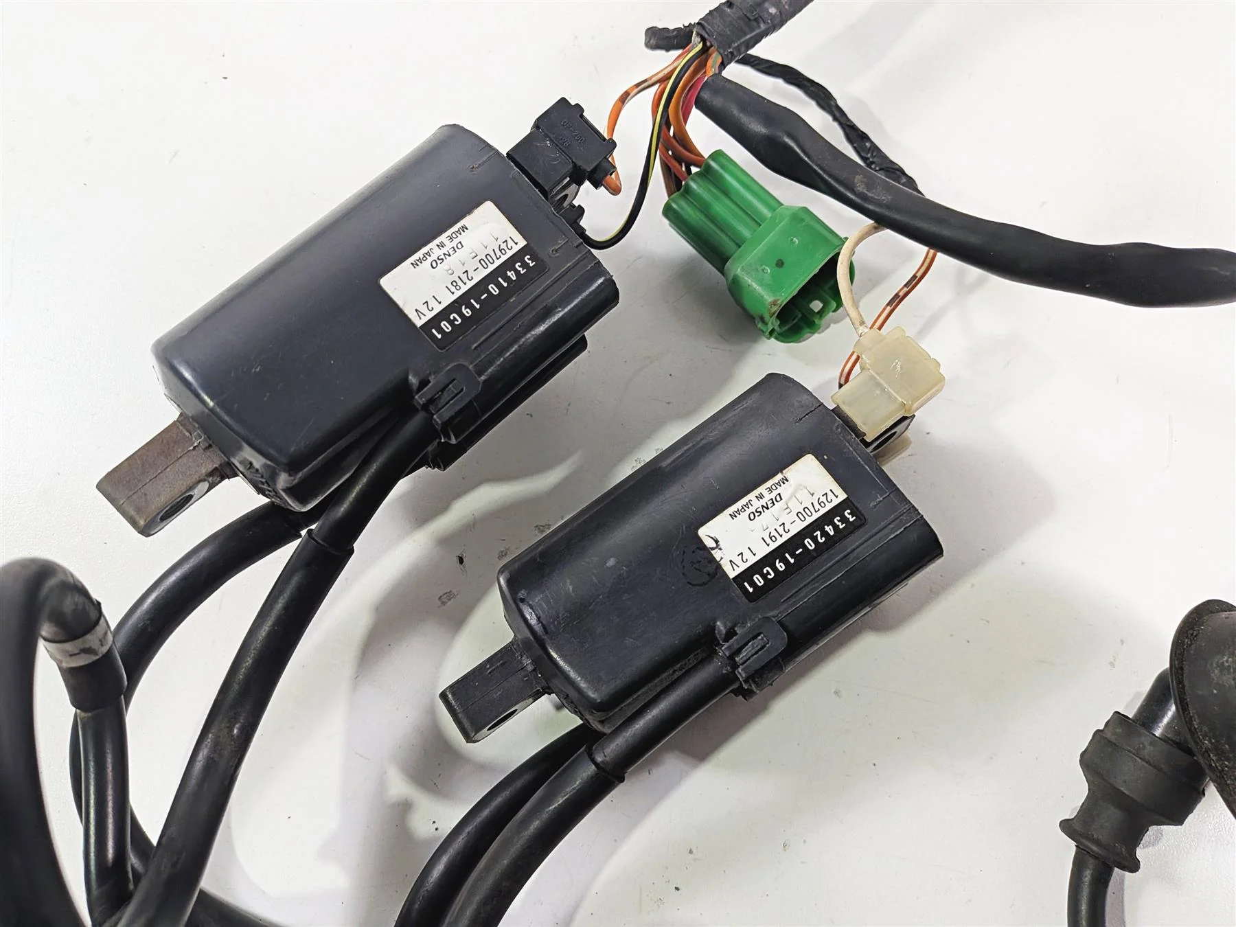 2005 Suzuki GSX600F Katana Wiring Harness Coils Recitifer 36610-08FE0 - Image 6