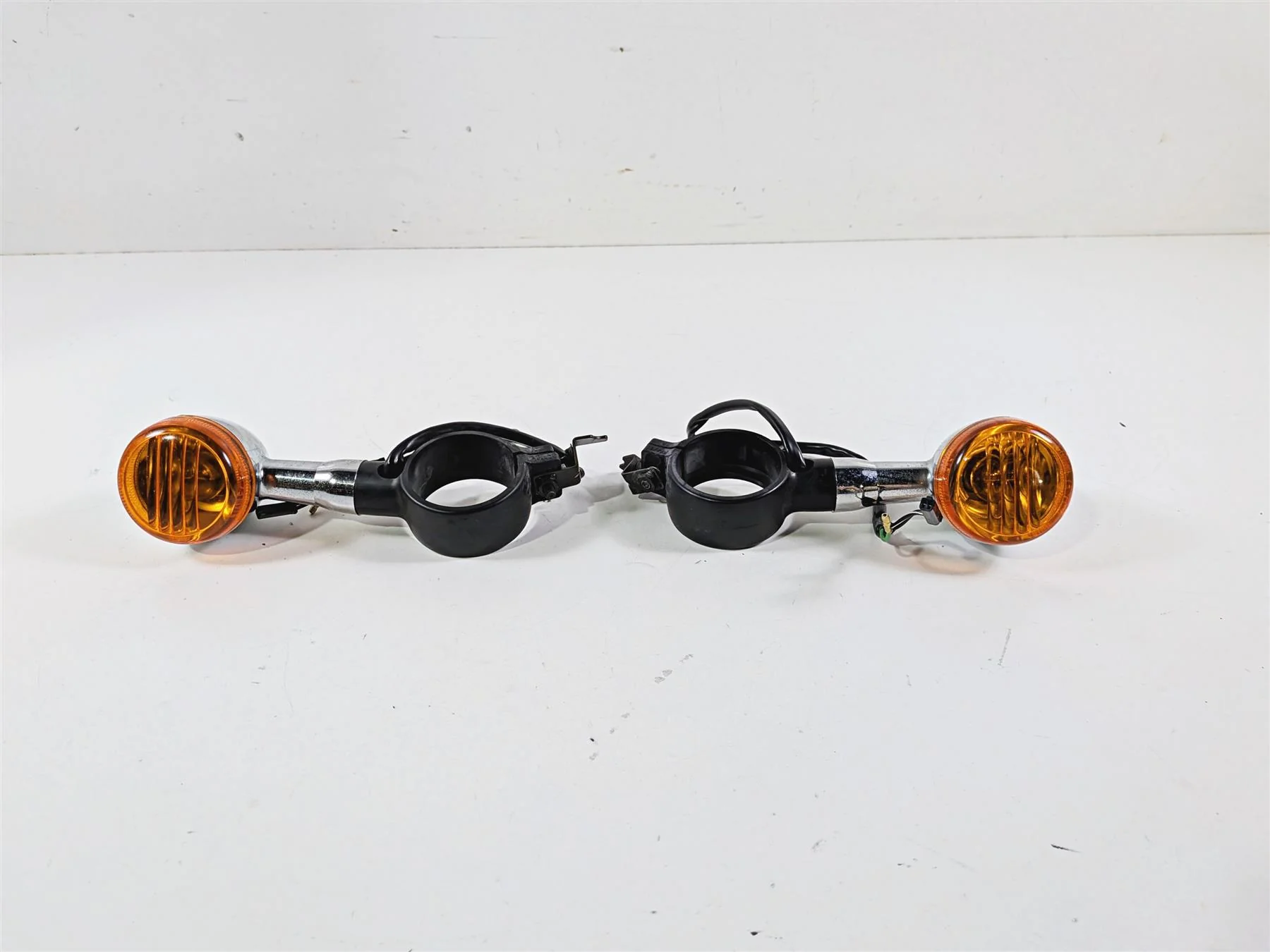 2005 Suzuki VZ800 M50 Boulevard Front Blinker Turn Signal Set - Read 35601-48E60 - Image 2