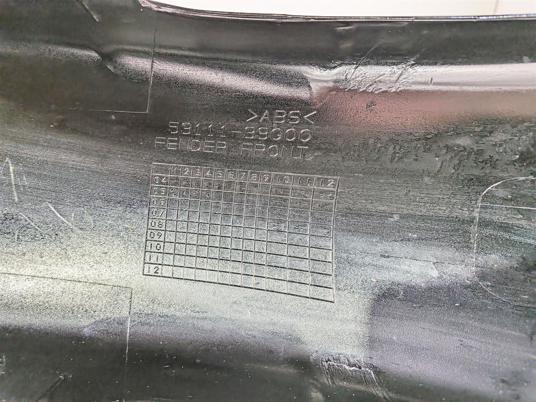 2005 Suzuki VZ800 M50 Boulevard Front Fender 53110-39G00 53111-39G00 - Image 10