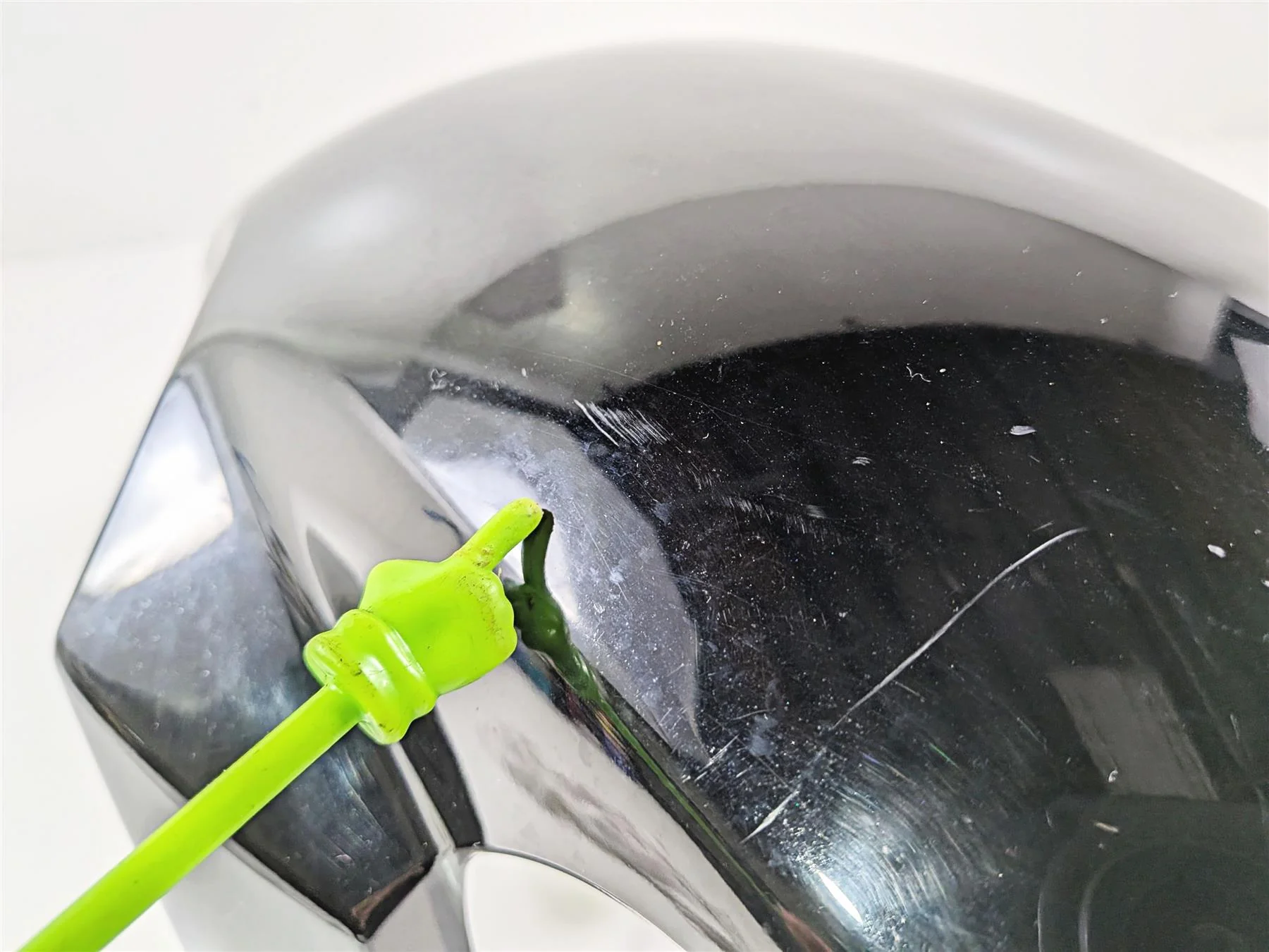 2005 Suzuki VZ800 M50 Boulevard Front Fender 53110-39G00 53111-39G00 - Image 3