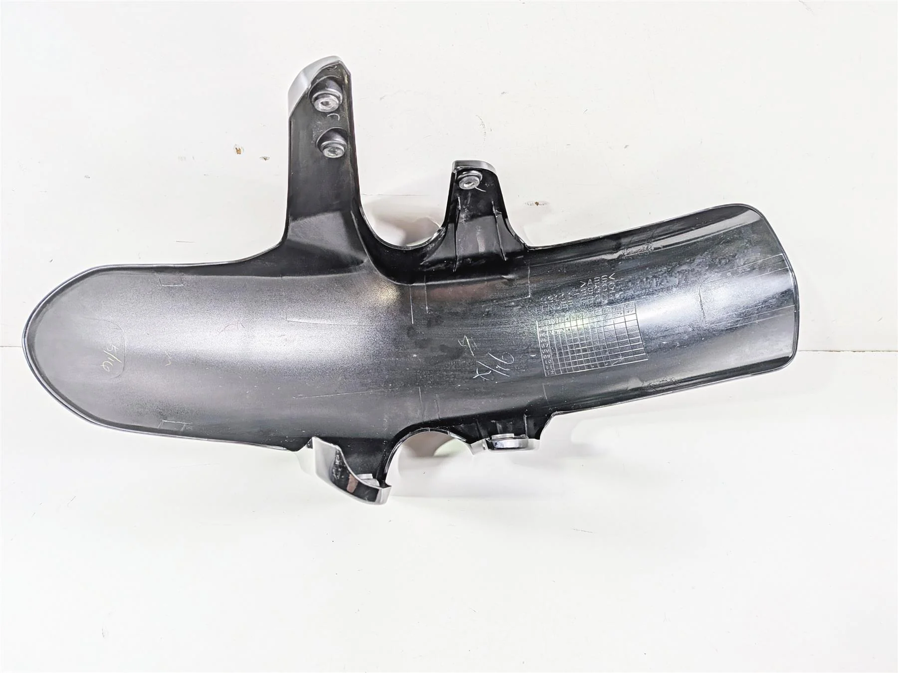 2005 Suzuki VZ800 M50 Boulevard Front Fender 53110-39G00 53111-39G00 - Image 9