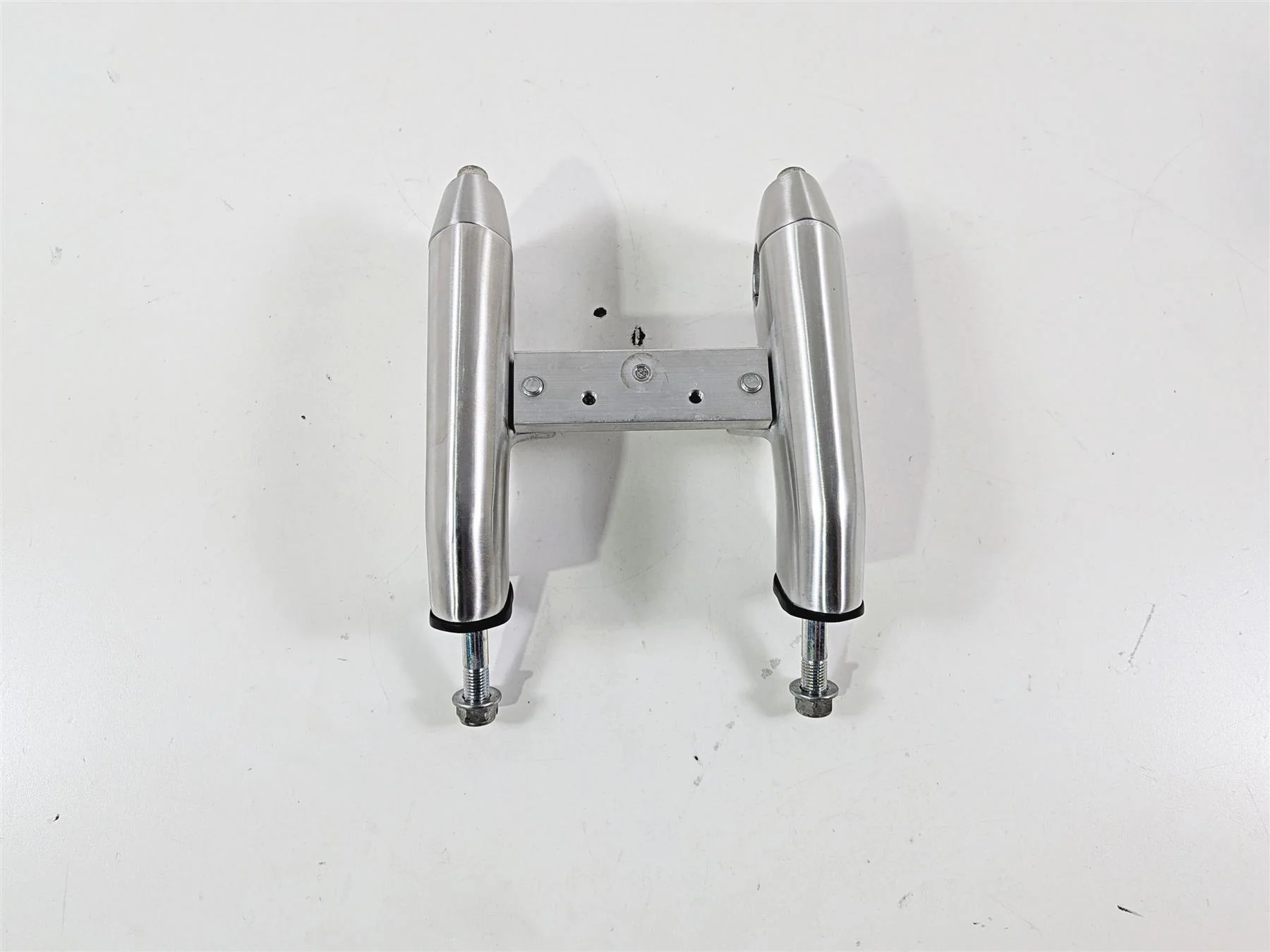 2005 Suzuki VZ800 M50 Boulevard Handlebar Holder Risers 56224-39G00 56225-39G00 - Image 5