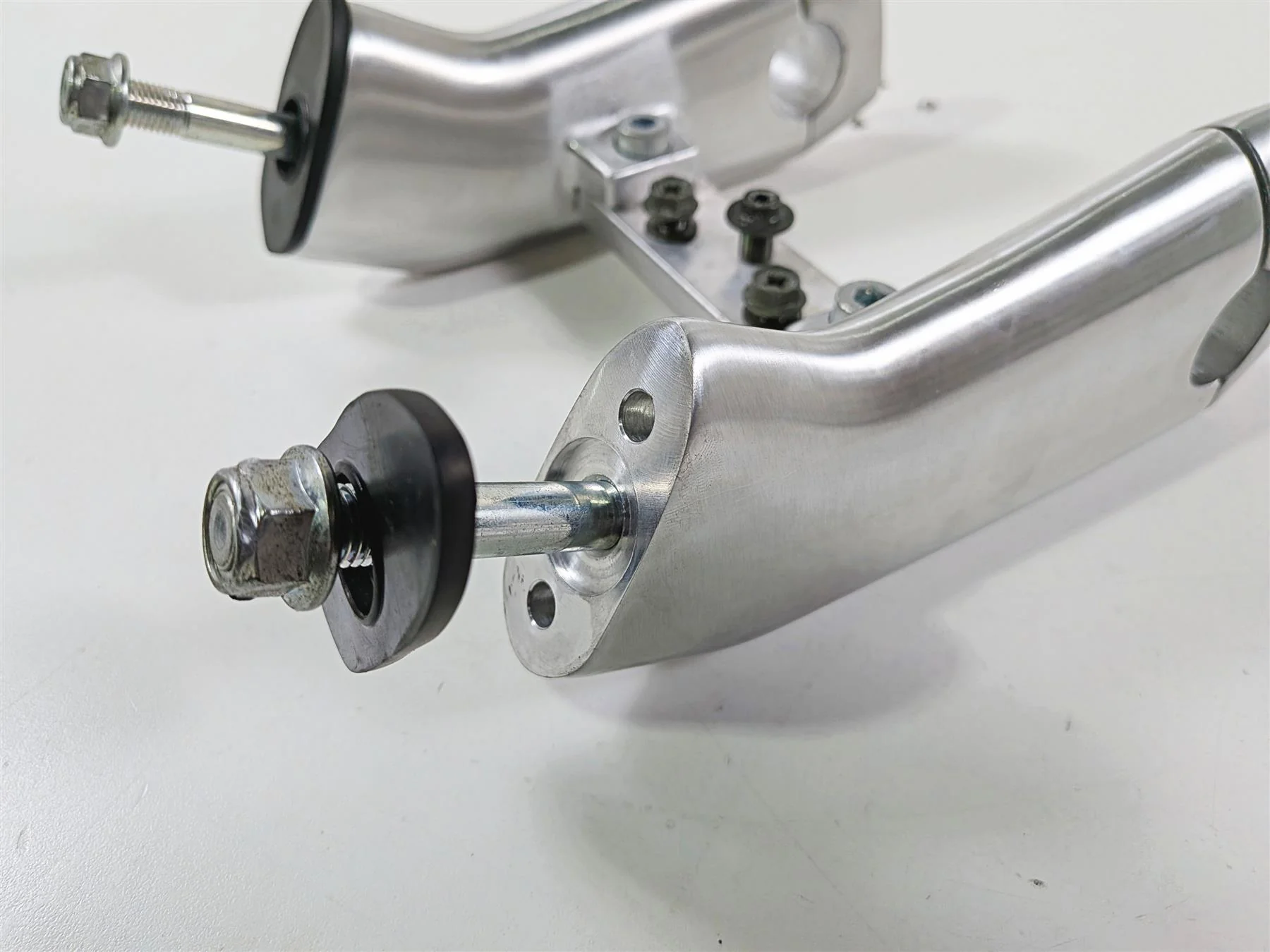 2005 Suzuki VZ800 M50 Boulevard Handlebar Holder Risers 56224-39G00 56225-39G00 - Image 8