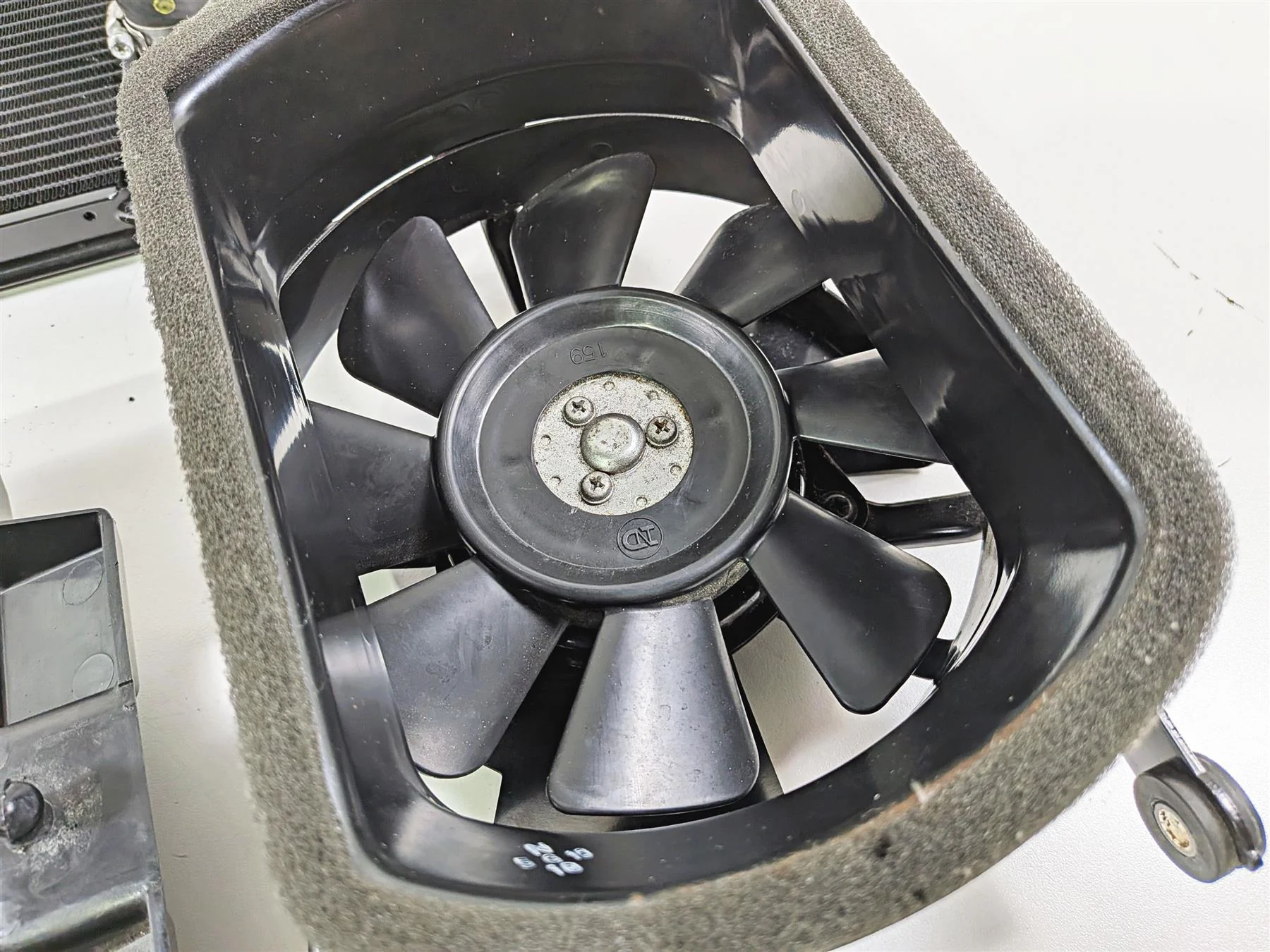 2005 Suzuki VZ800 M50 Boulevard Radiator Fan Reservoir Set 17710-41F20 - Image 11