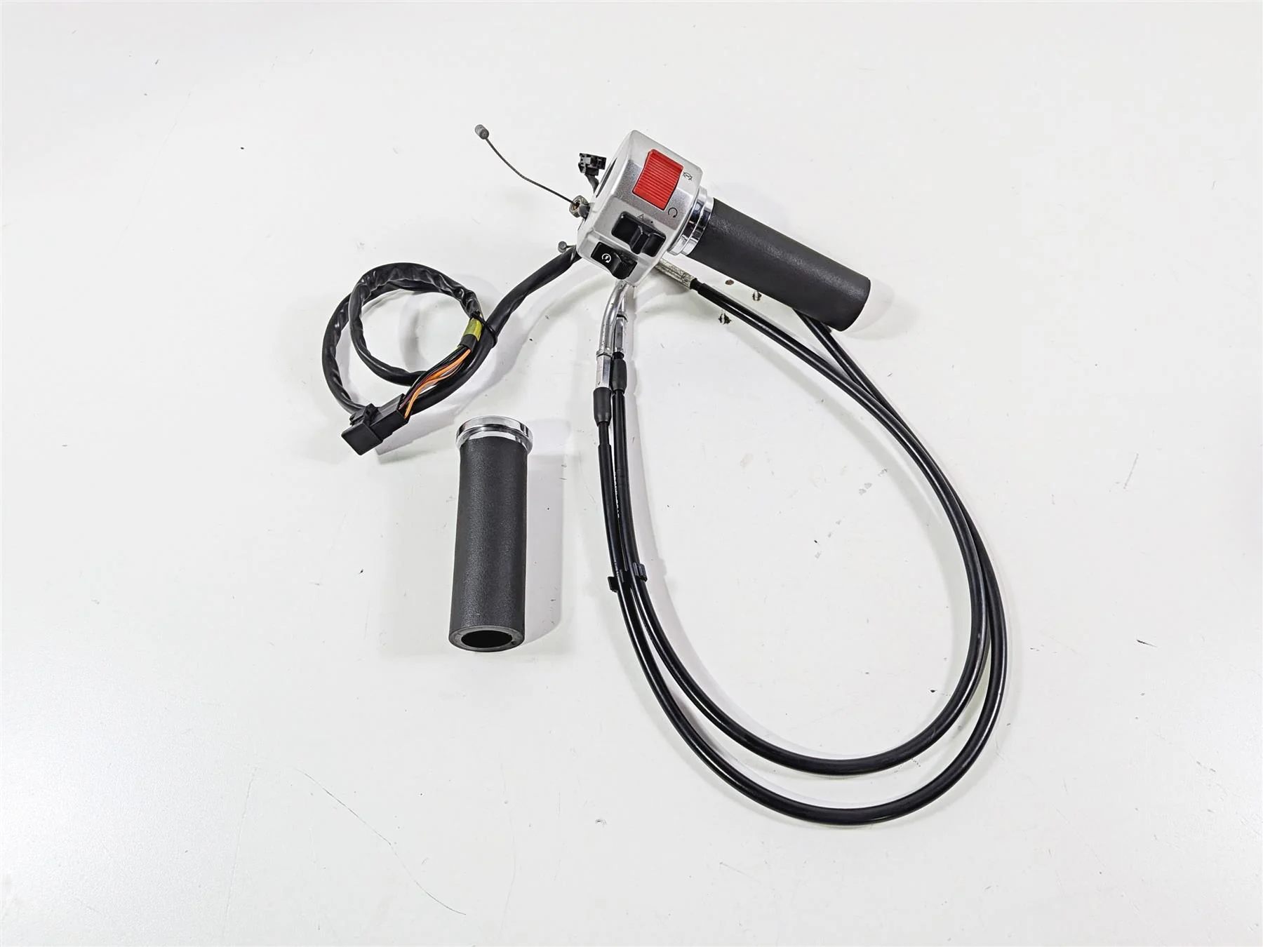 2005 Suzuki VZ800 M50 Boulevard Right Hand Control Switch -Read 37200-39G50