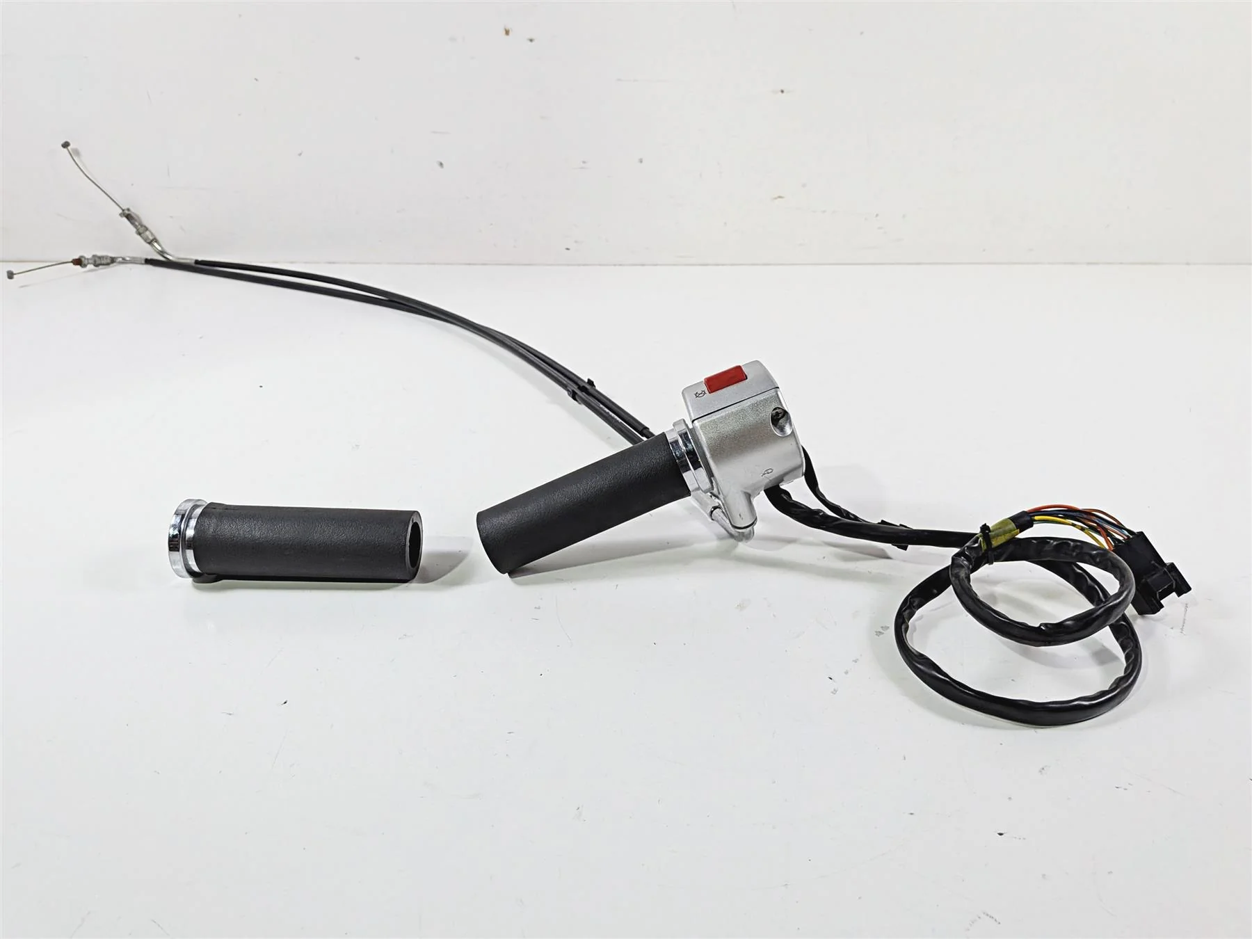 2005 Suzuki VZ800 M50 Boulevard Right Hand Control Switch -Read 37200-39G50 - Image 5