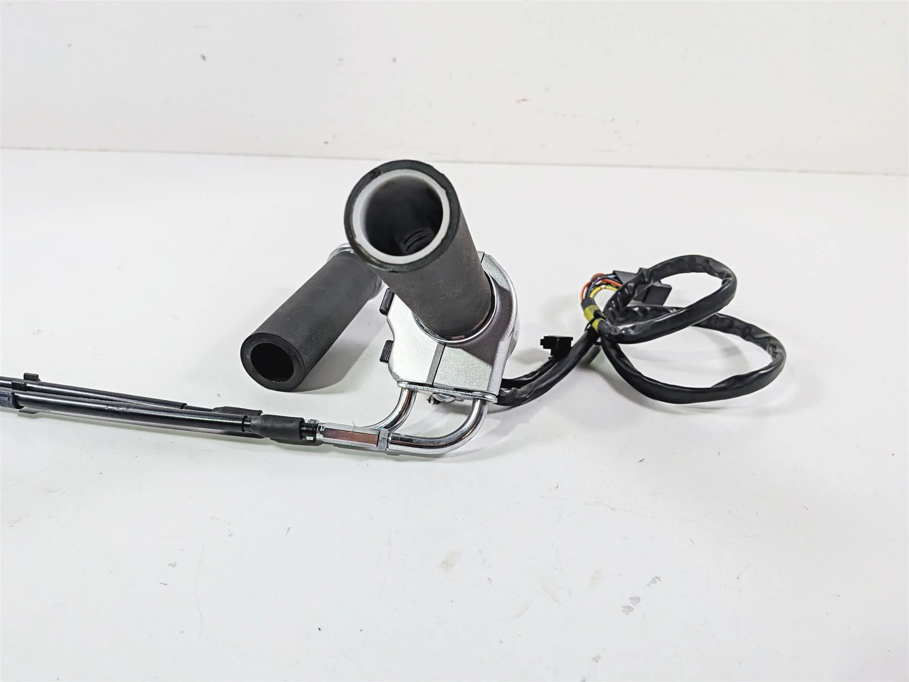 2005 Suzuki VZ800 M50 Boulevard Right Hand Control Switch -Read 37200-39G50 - Image 6
