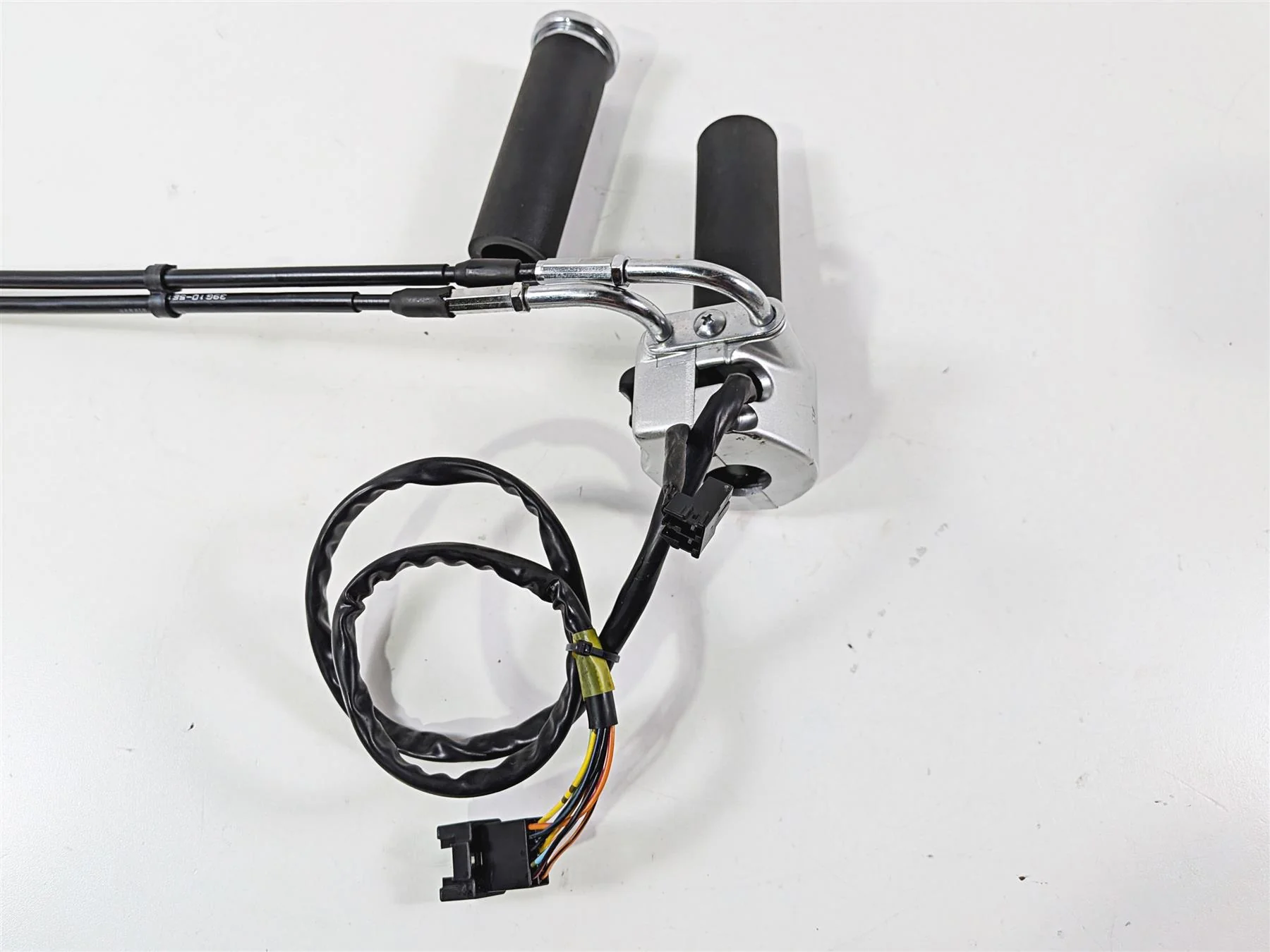2005 Suzuki VZ800 M50 Boulevard Right Hand Control Switch -Read 37200-39G50 - Image 7