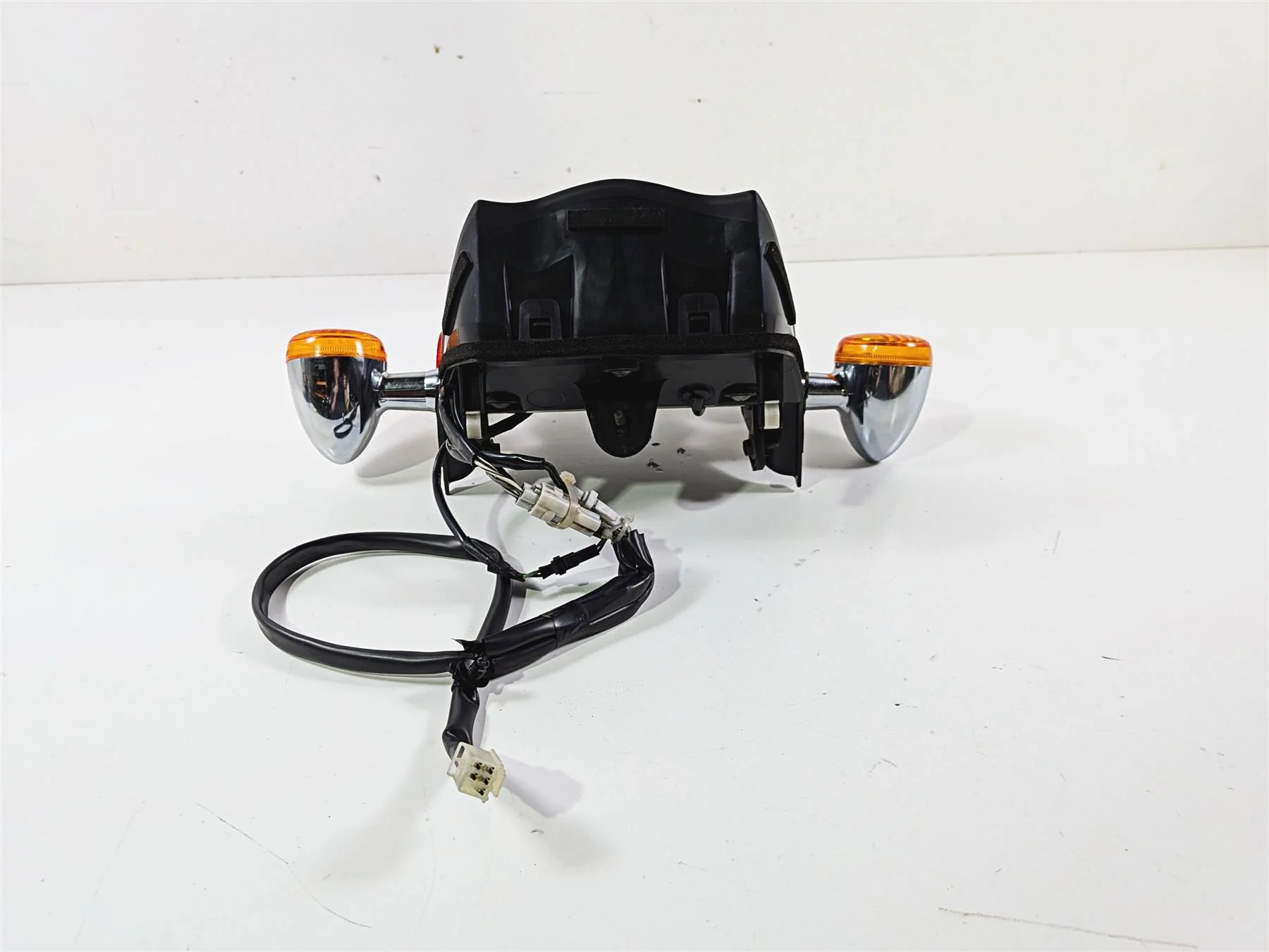 2005 Suzuki VZ800 M50 Boulevard Taillight Blinker Plate Holder Set 35710-39G30 - Image 4
