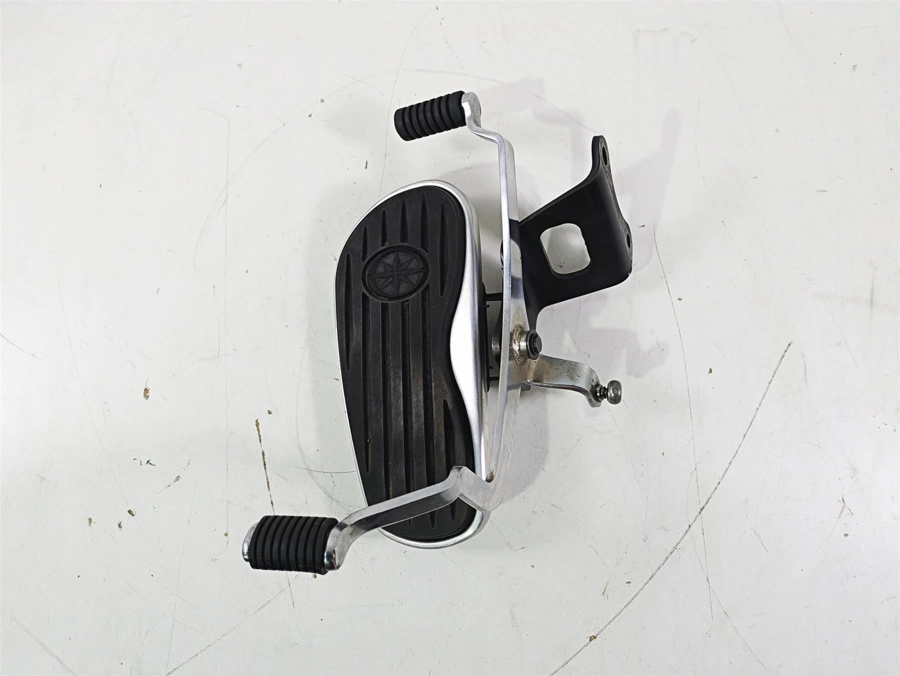 2005 Yamaha XVS650 V-Star Left Floor Board & Shifter - READ 5BN-27412-03-00 - Image 5