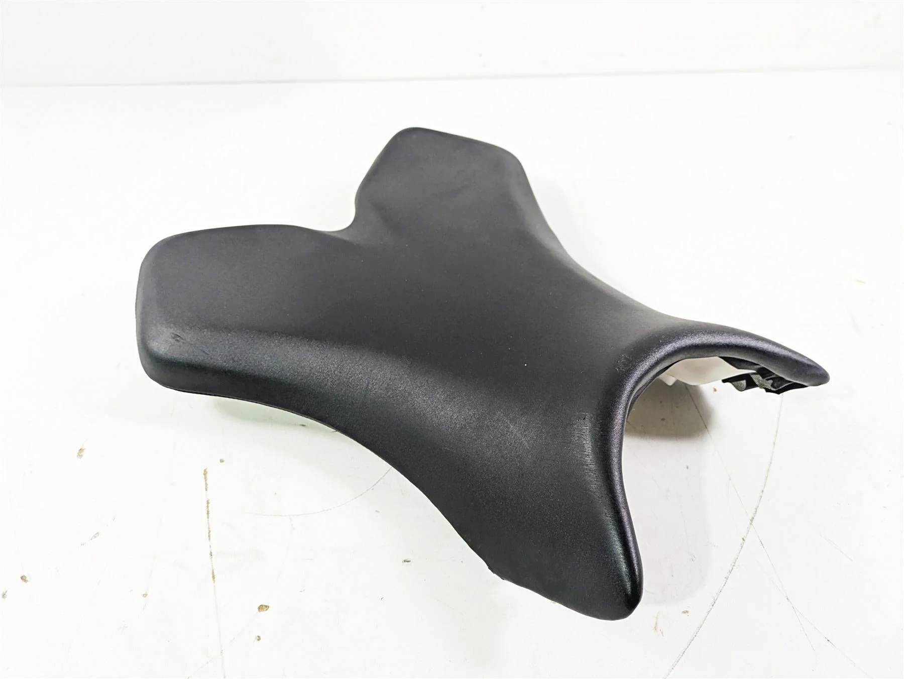 2005 Yamaha YZFR1 YZF R1 Front Rider Seat Saddle -No Tears 5VY-24710-00-00
