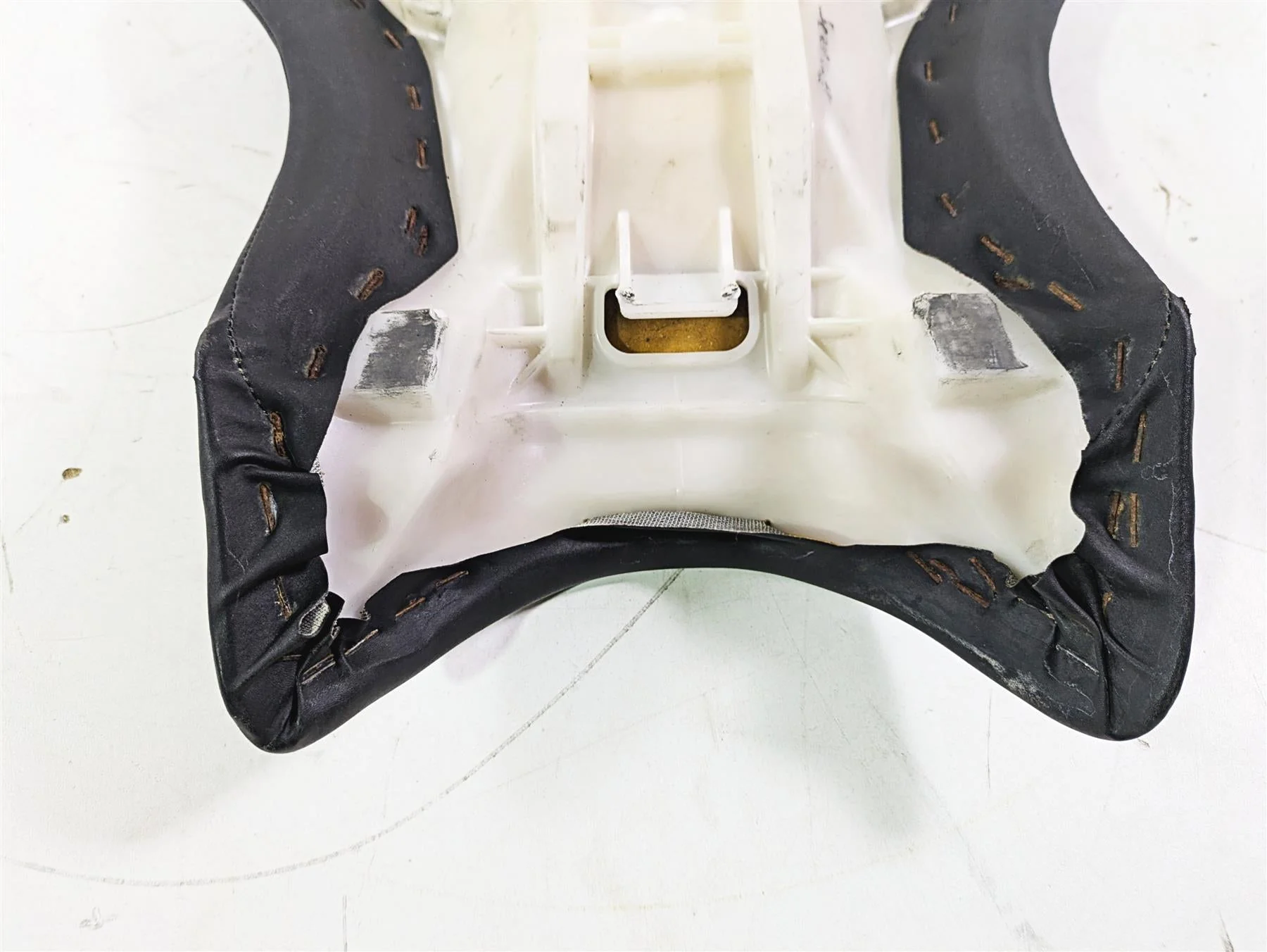 2005 Yamaha YZFR1 YZF R1 Front Rider Seat Saddle -No Tears 5VY-24710-00-00 - Image 9