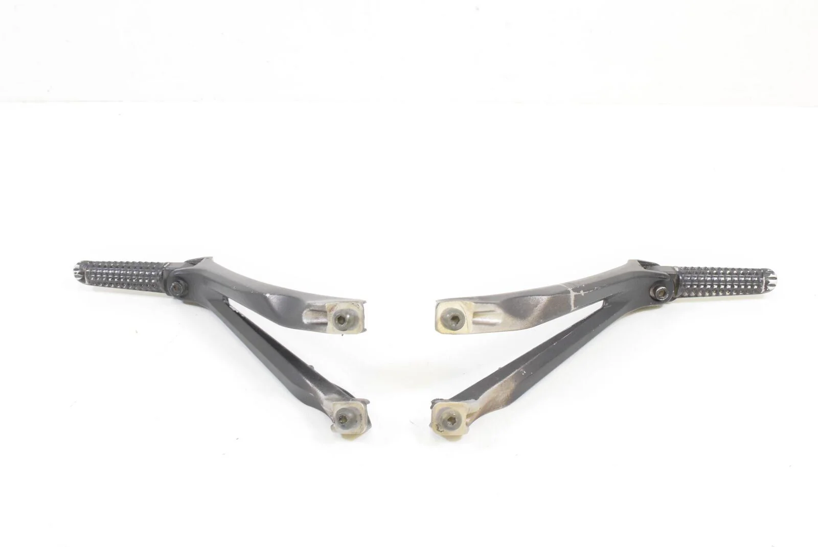 2005 Yamaha YZFR1 YZF R1 Rear Passenger Foot Peg Footpeg Set R 5VY-2741L-00-00