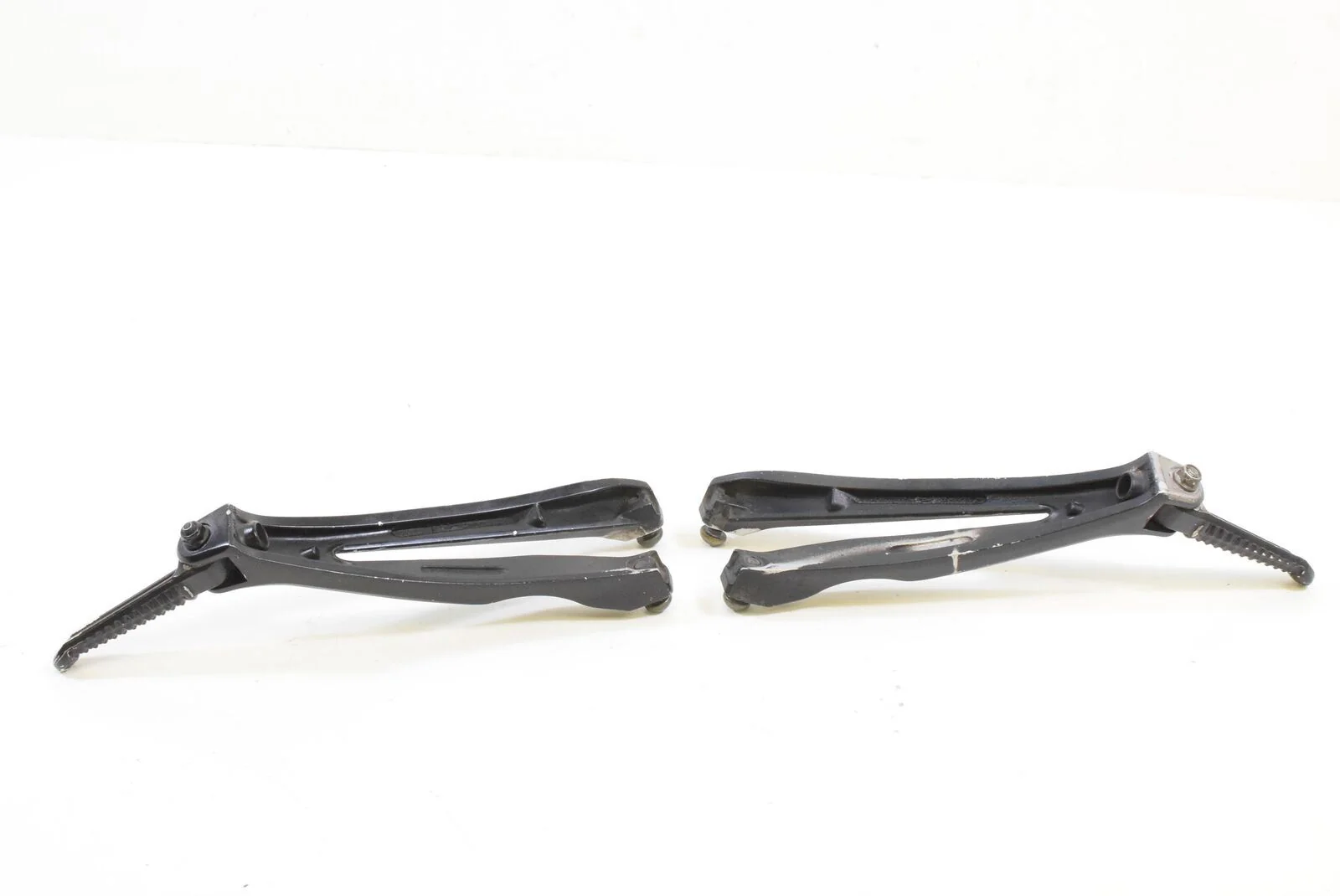 2005 Yamaha YZFR1 YZF R1 Rear Passenger Foot Peg Footpeg Set R 5VY-2741L-00-00 - Image 10