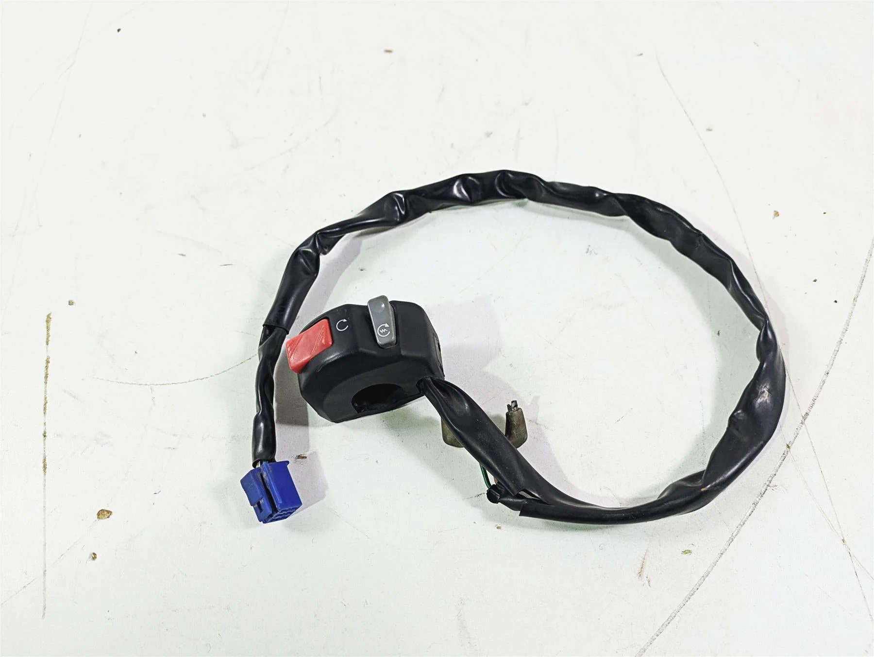 2005 Yamaha YZFR1 YZF R1 Right Hand Control Switch Start Kill Stop 5PW-83975-00 - Image 3