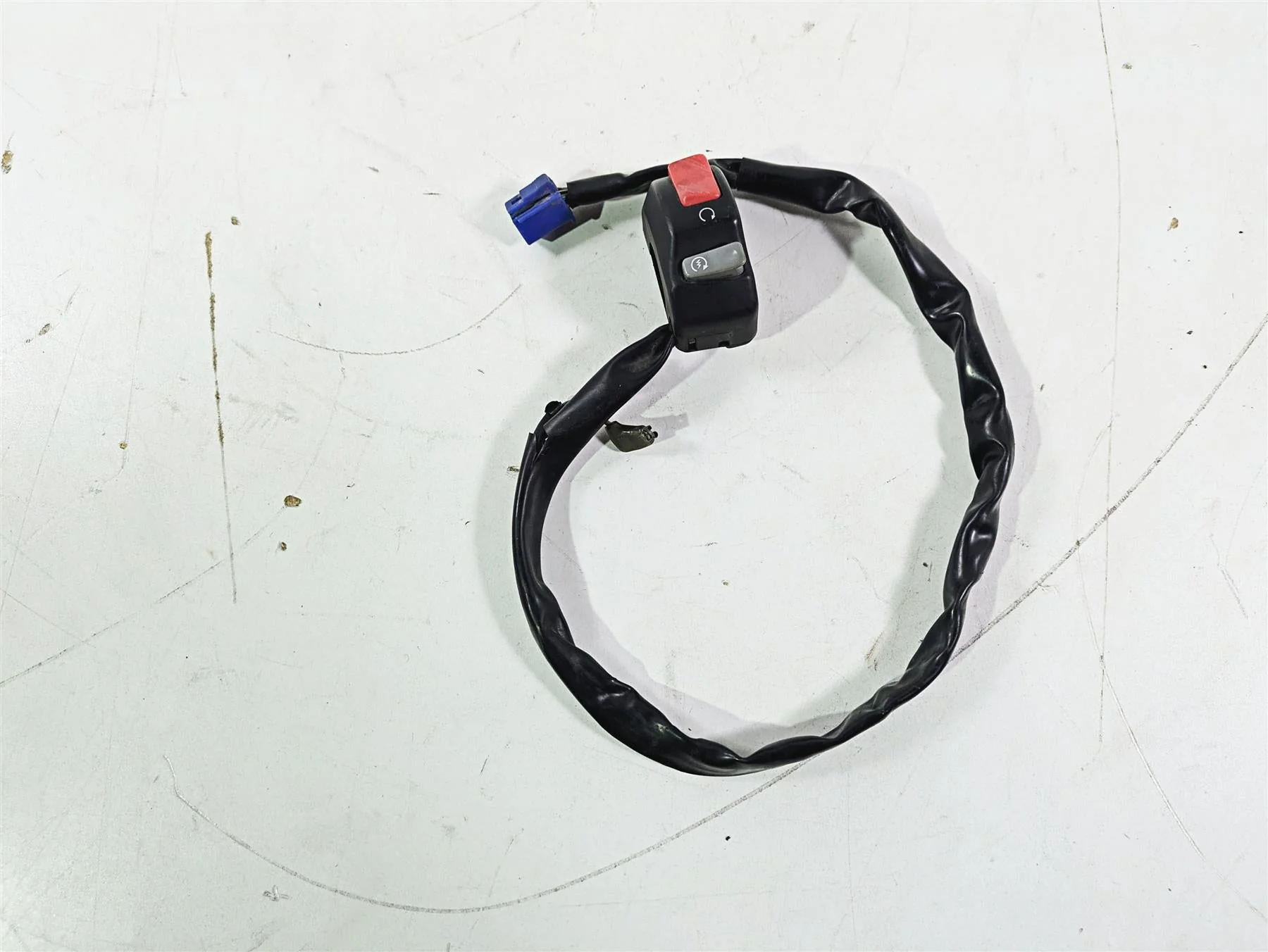 2005 Yamaha YZFR1 YZF R1 Right Hand Control Switch Start Kill Stop 5PW-83975-00 - Image 4