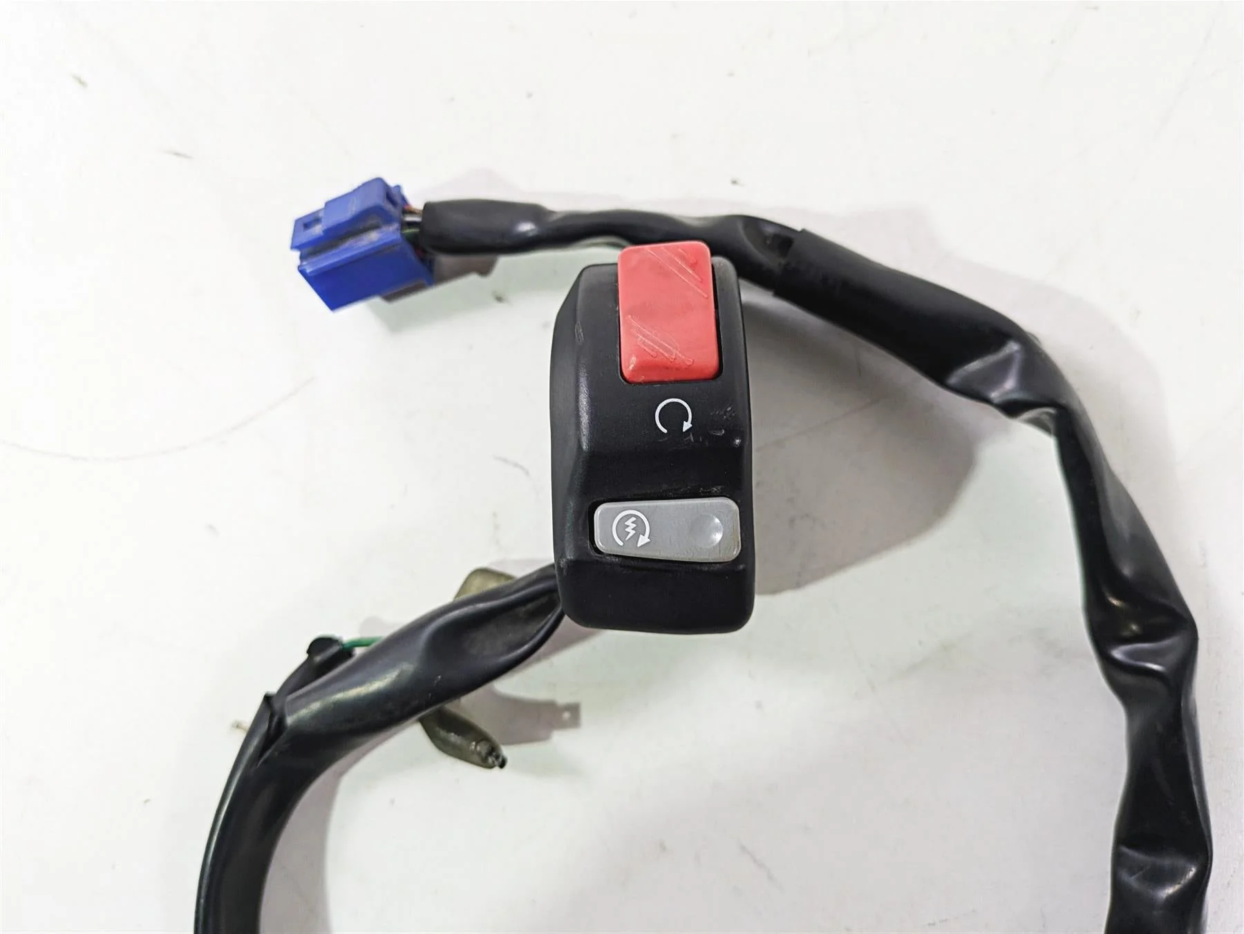 2005 Yamaha YZFR1 YZF R1 Right Hand Control Switch Start Kill Stop 5PW-83975-00 - Image 5