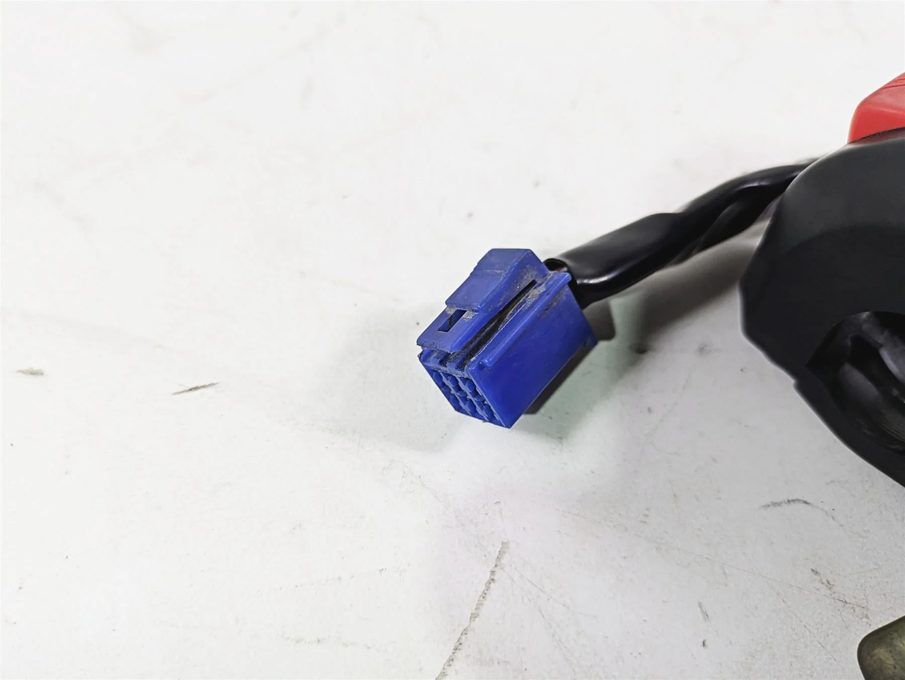 2005 Yamaha YZFR1 YZF R1 Right Hand Control Switch Start Kill Stop 5PW-83975-00 - Image 6