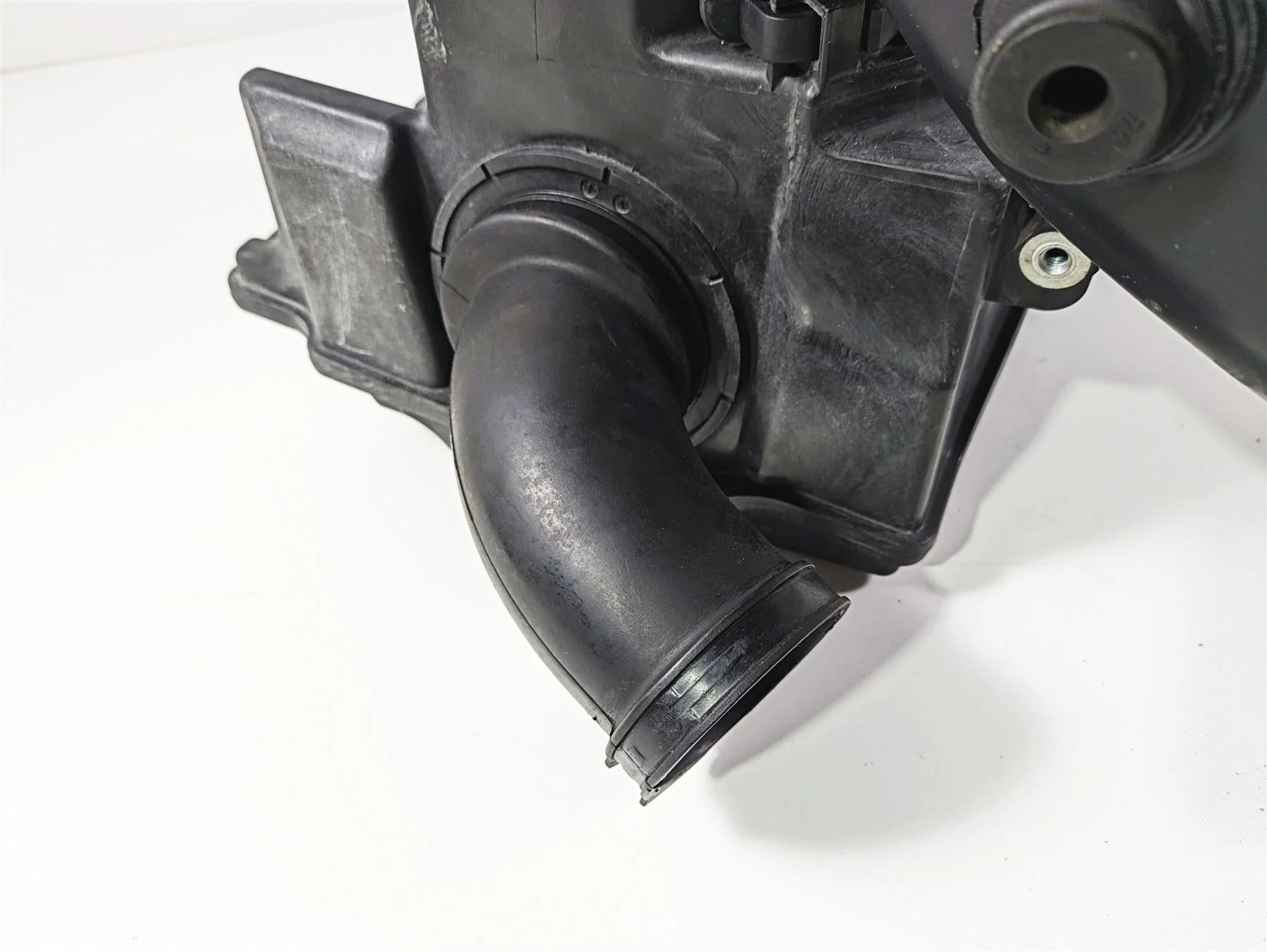 2006 BMW R1200GS K255 Adv Air Box Filter + Tubes & Front Air Ram 13717672506 - Image 9