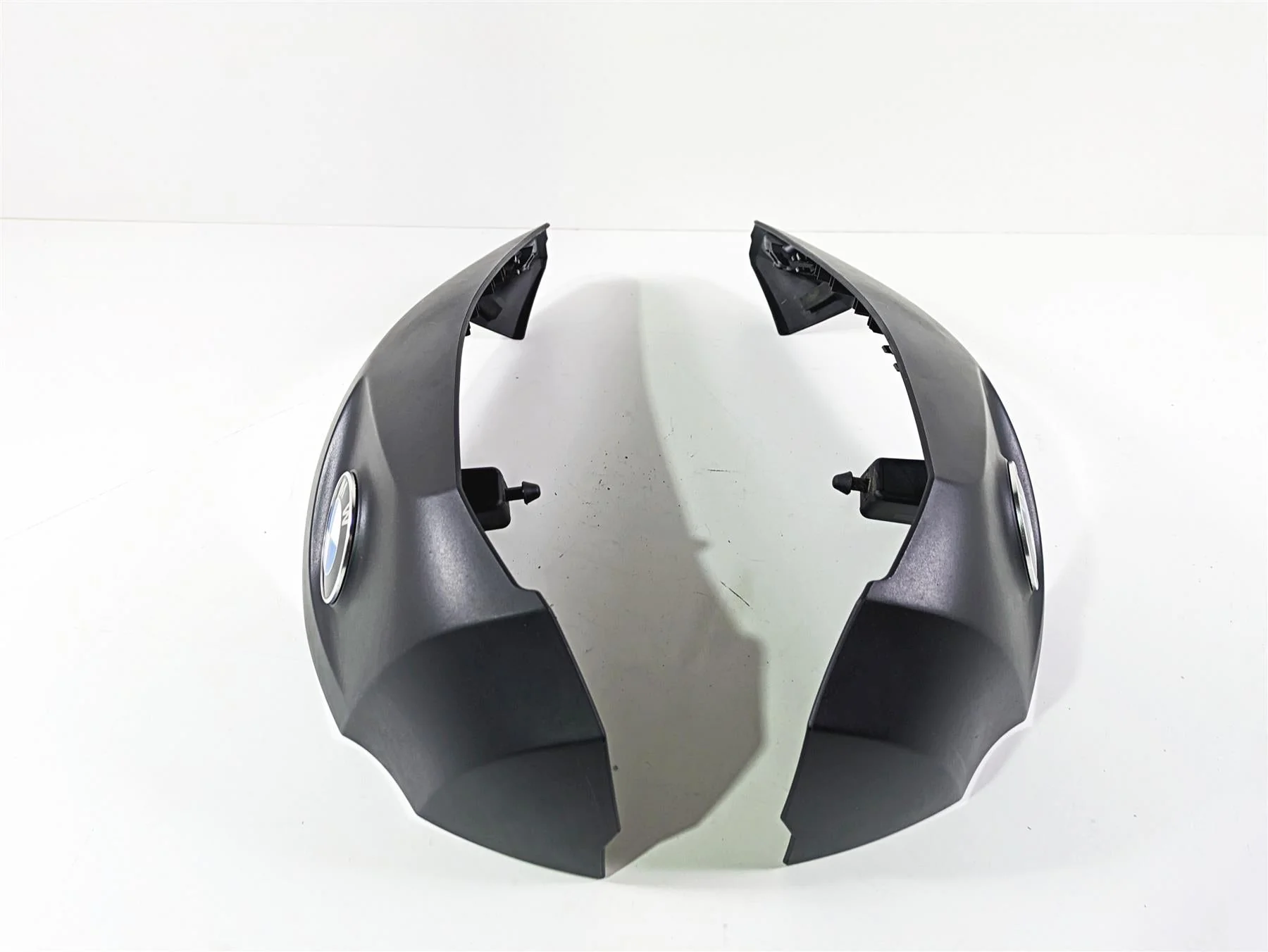 2006 BMW R1200GS K255 Adv Emblem Tank Side Cover Set 46637694966 46637694965 - Image 2