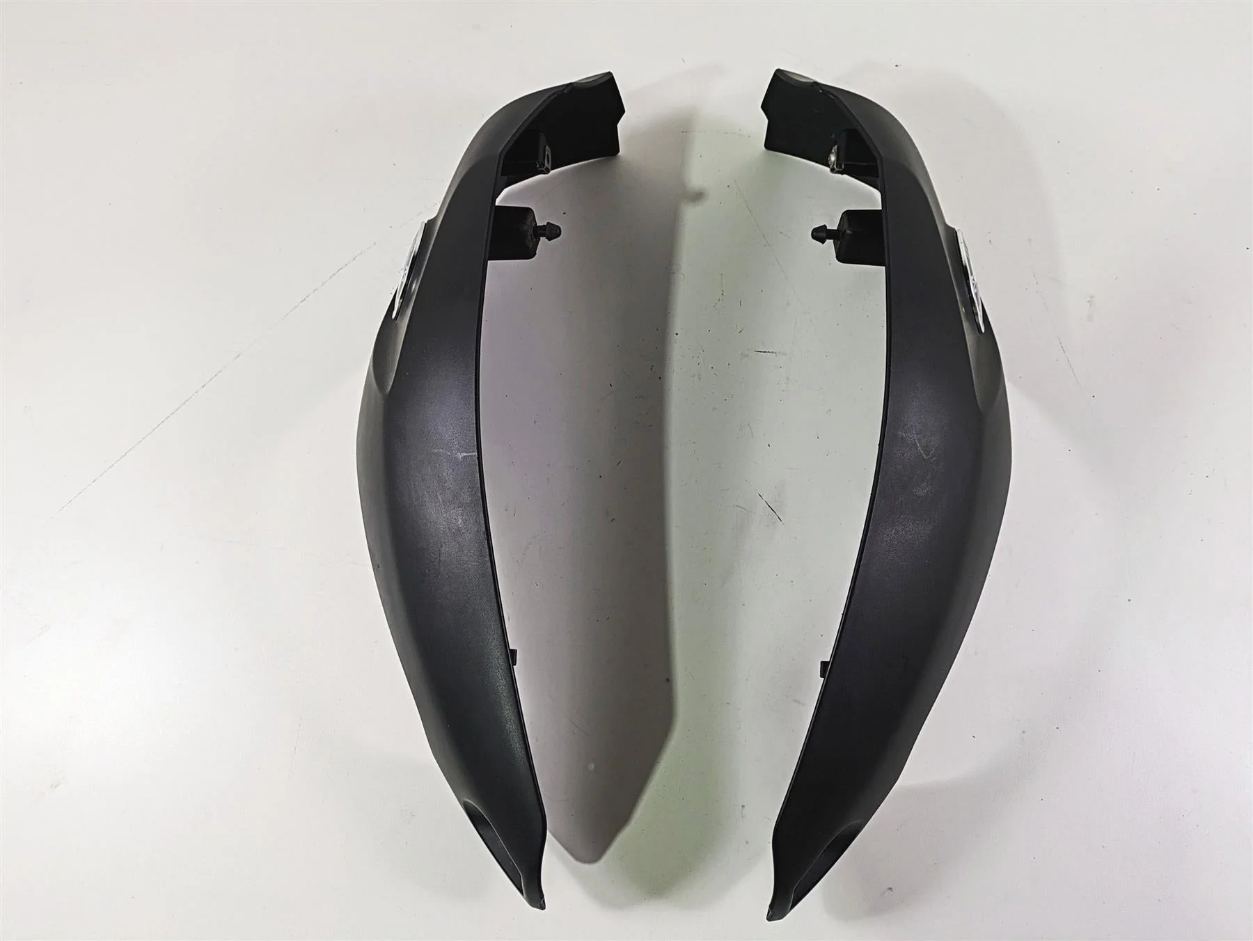 2006 BMW R1200GS K255 Adv Emblem Tank Side Cover Set 46637694966 46637694965 - Image 4