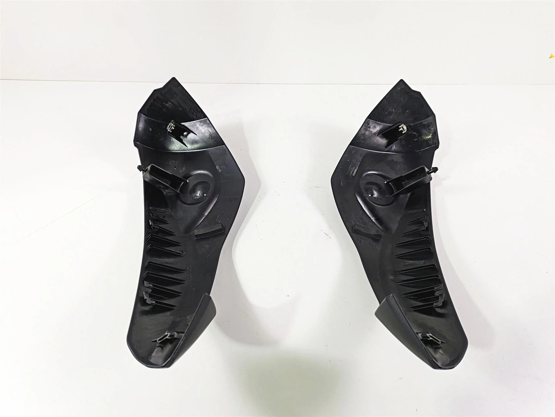 2006 BMW R1200GS K255 Adv Emblem Tank Side Cover Set 46637694966 46637694965 - Image 8