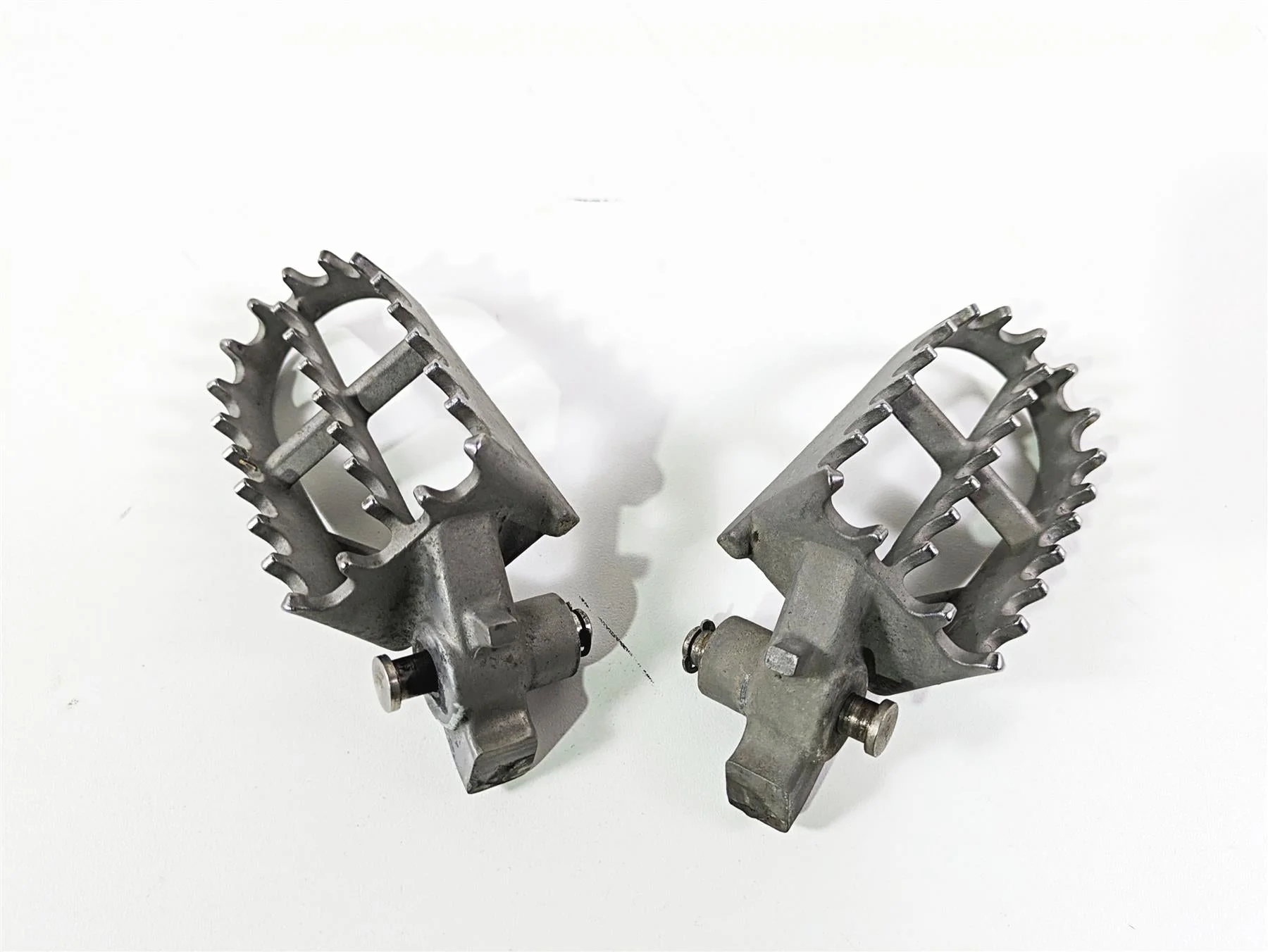 2006 BMW R1200GS K255 Adv Front Footpeg Rest Set 46717694557 - Image 12