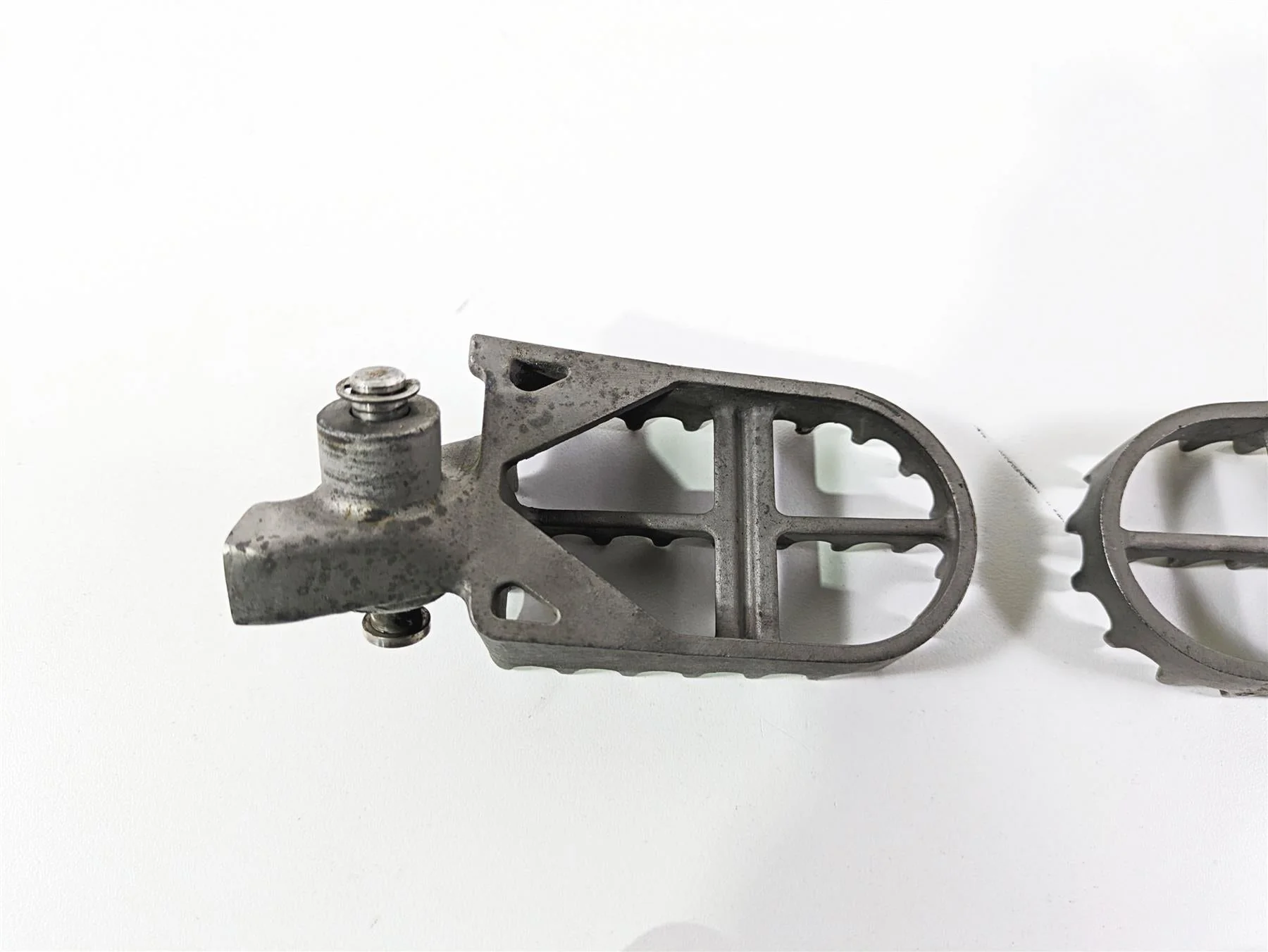 2006 BMW R1200GS K255 Adv Front Footpeg Rest Set 46717694557 - Image 9