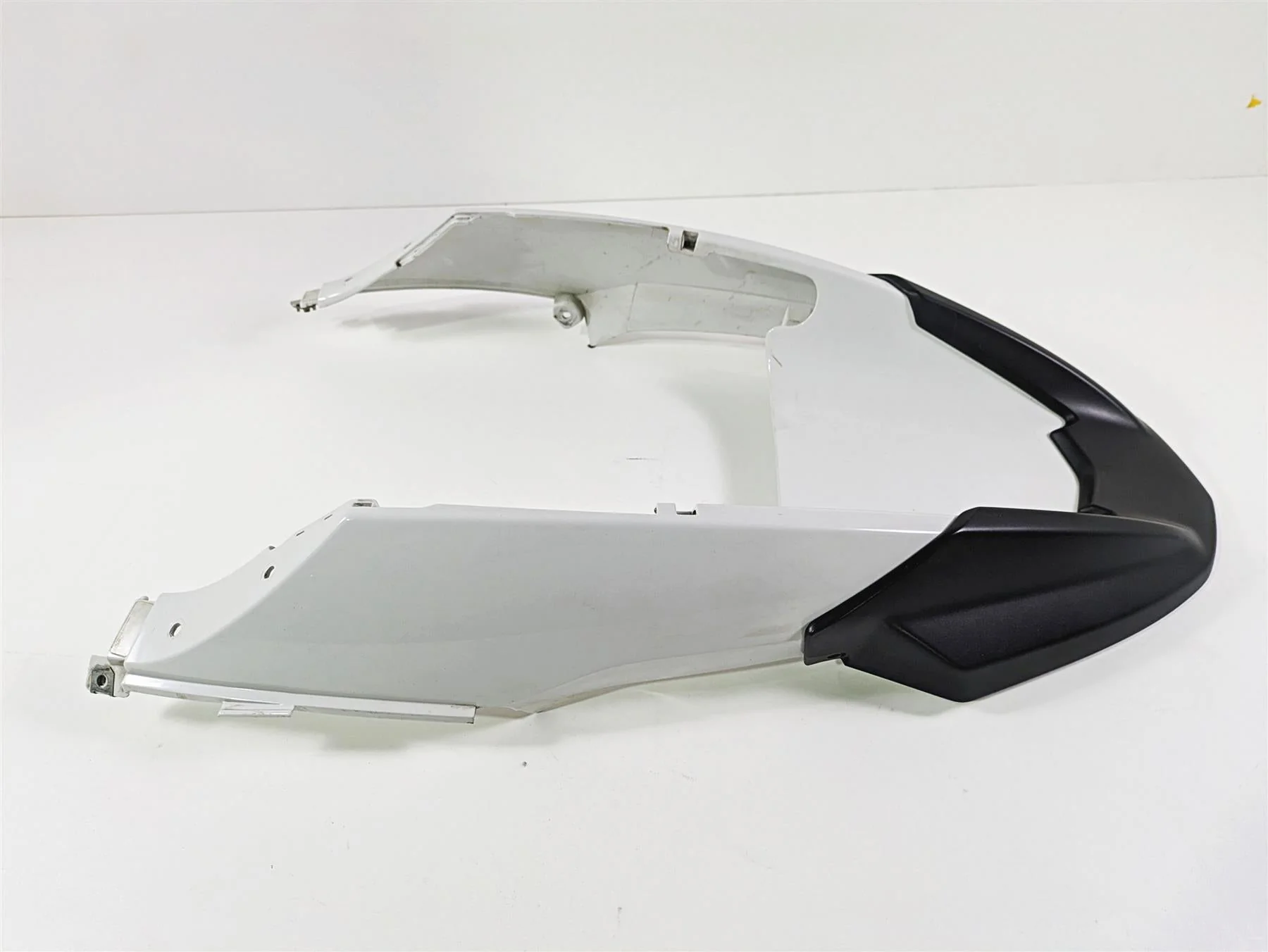 2006 BMW R1200GS K255 Adv Front Upper Fender 46617667678 - Image 4