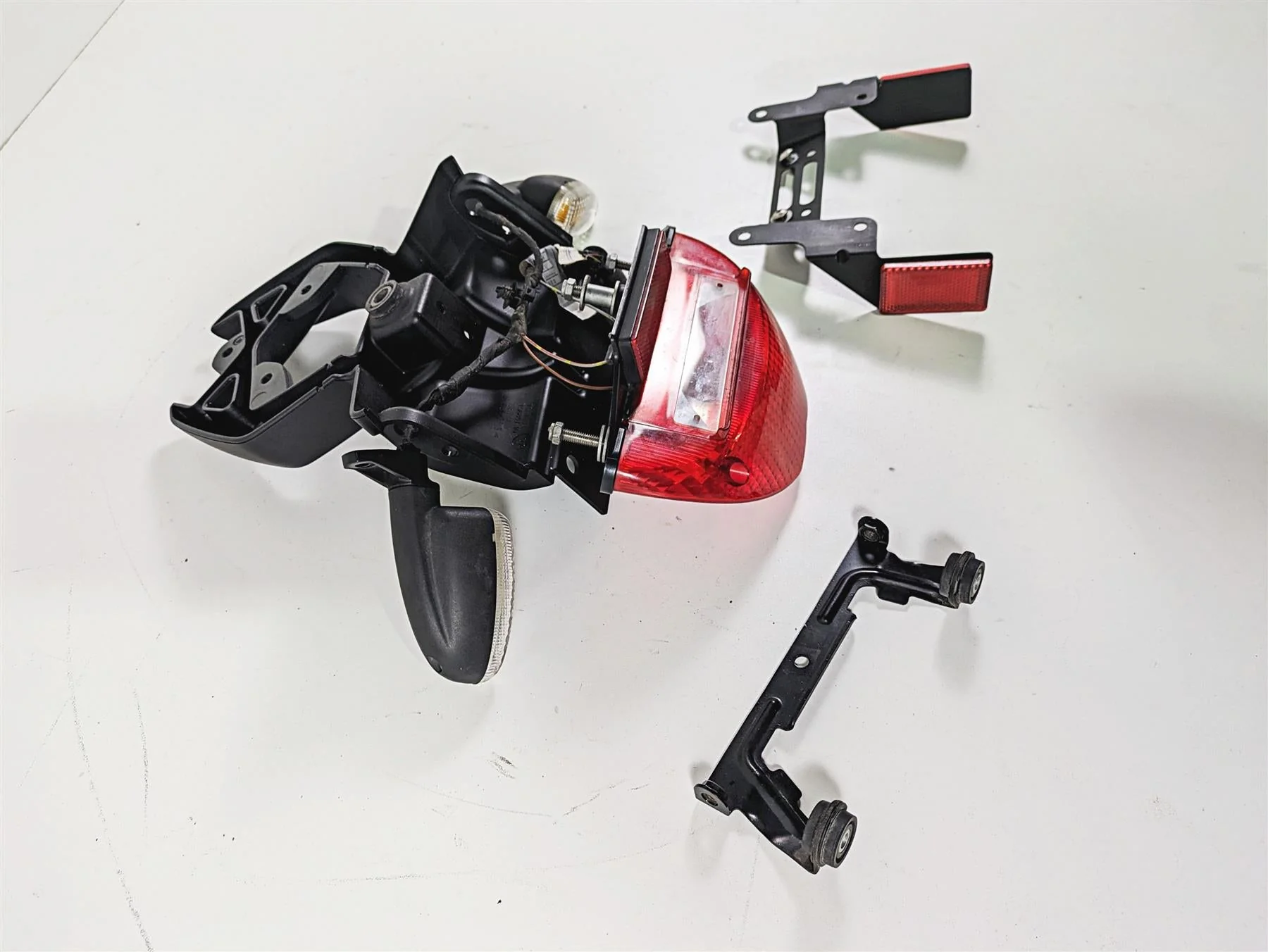 2006 BMW R1200GS K255 Adv Plate Holder Taillight Blinker Set 46627667683 - Image 2