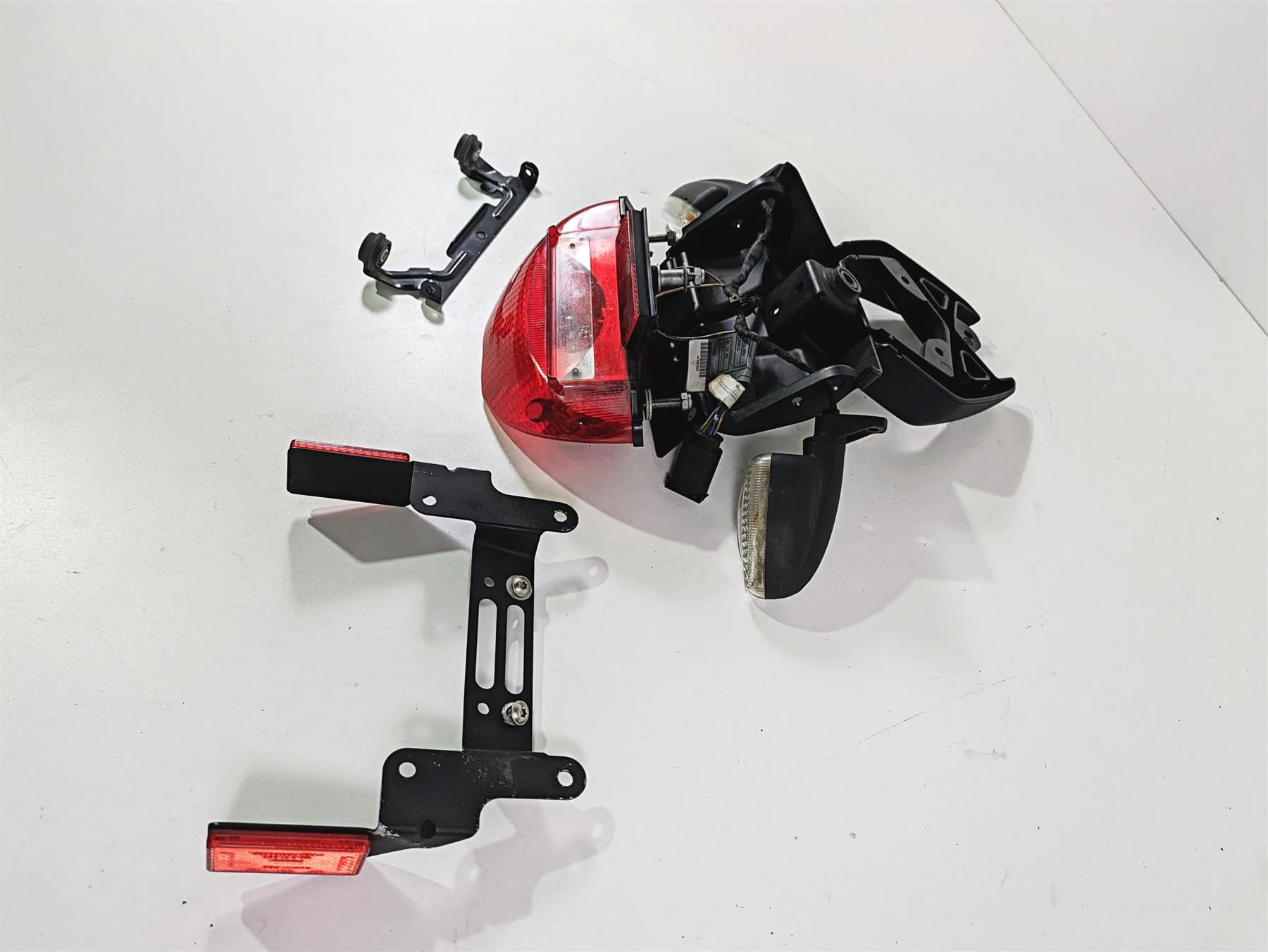 2006 BMW R1200GS K255 Adv Plate Holder Taillight Blinker Set 46627667683 - Image 3