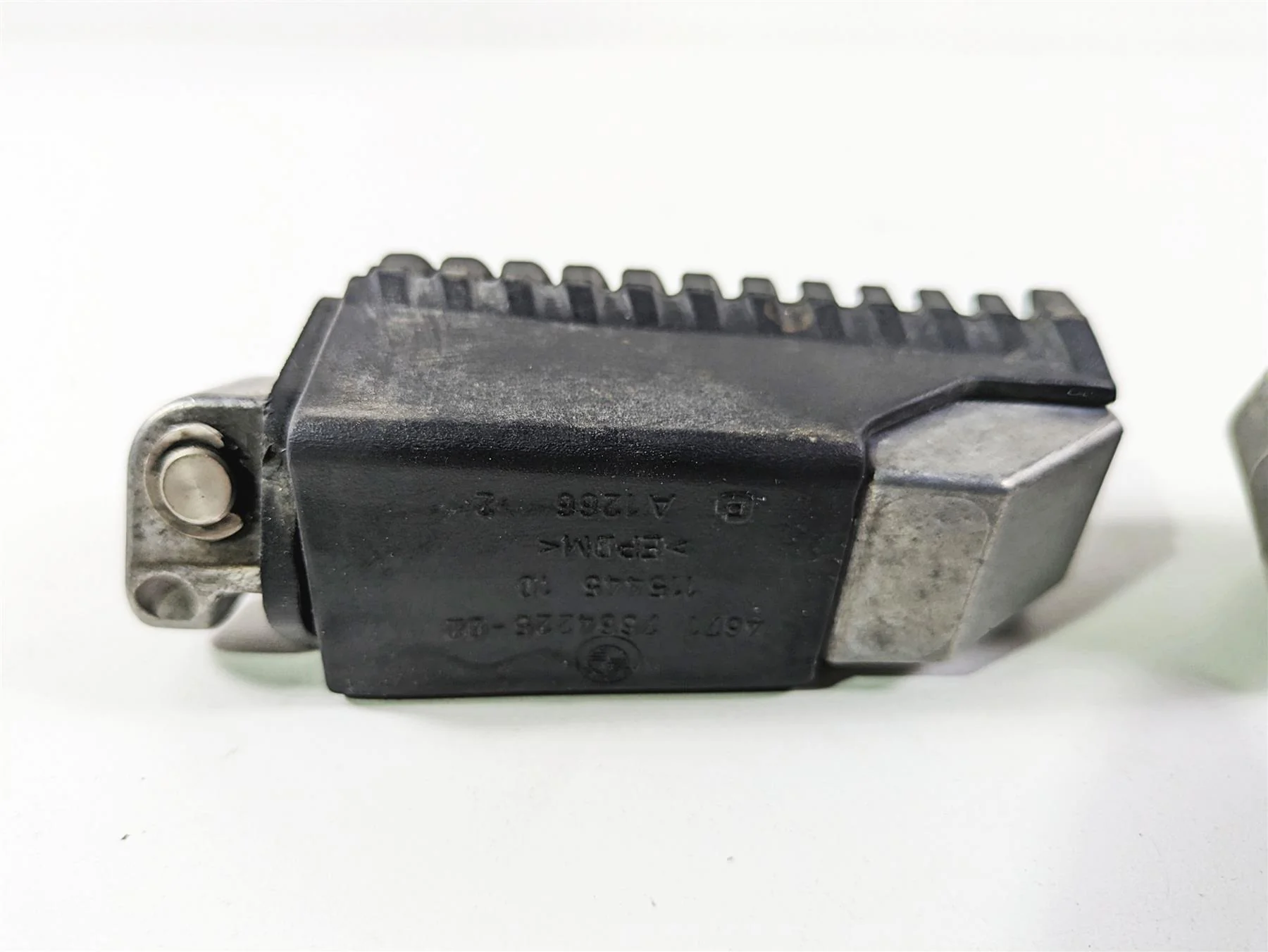 2006 BMW R1200GS K255 Adv Rear Passenger Footpeg Foot Peg Set - Read 46717664225 - Image 11